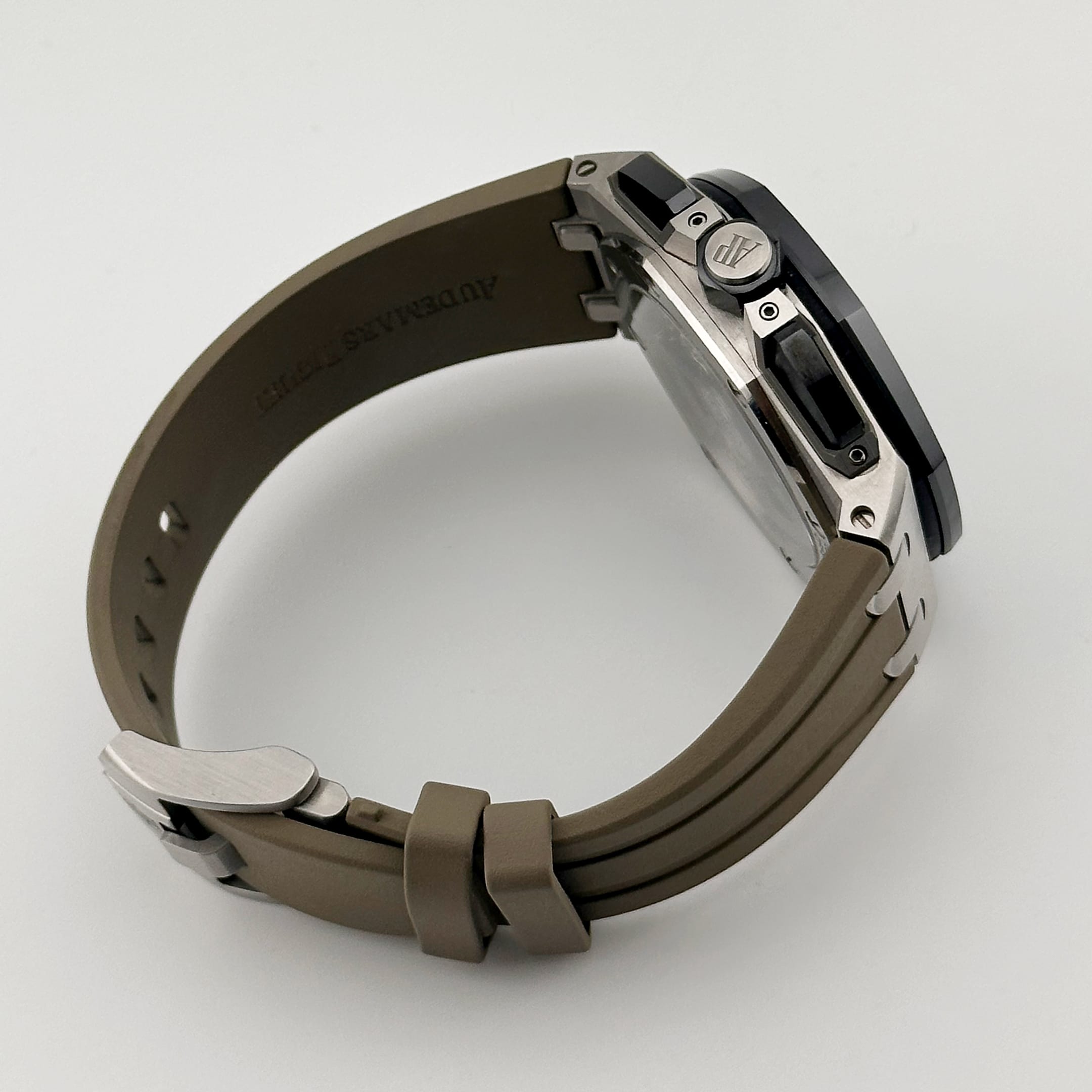 Audemars Piguet Royal Oak Offshore 26420SO.OO.A600CA.01 Chronograph Stainless Steel Smoked Light Brown Dial (2023)