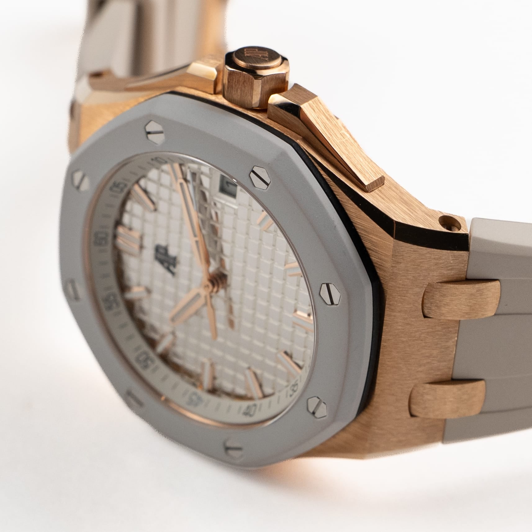 Audemars Piguet Royal Oak Offshore 77605OK.OO.A101CA.01 Selfwinding Rose Gold Ivory Dial (2024)