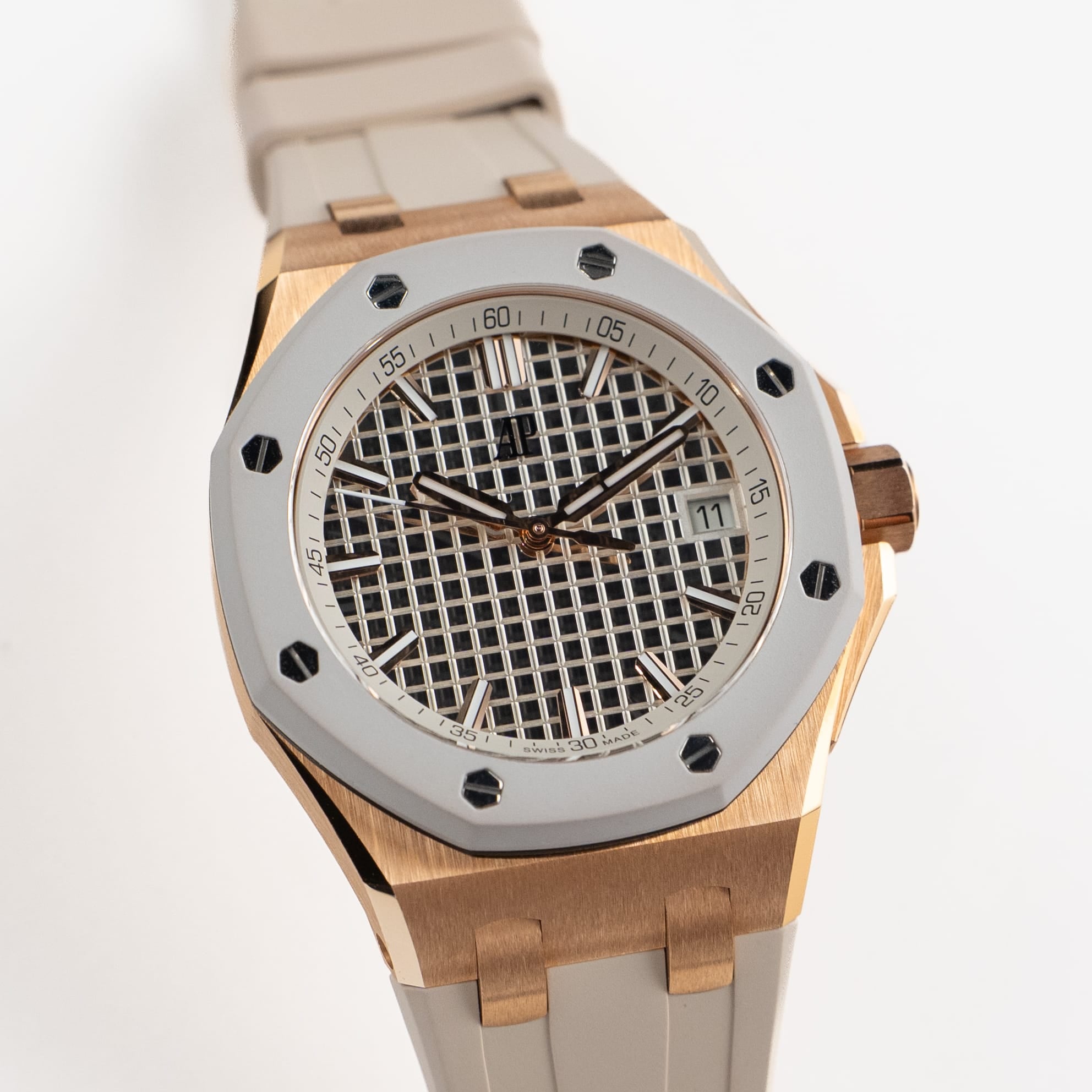 Audemars Piguet Royal Oak Offshore 77605OK.OO.A101CA.01 Selfwinding Rose Gold Ivory Dial (2024)