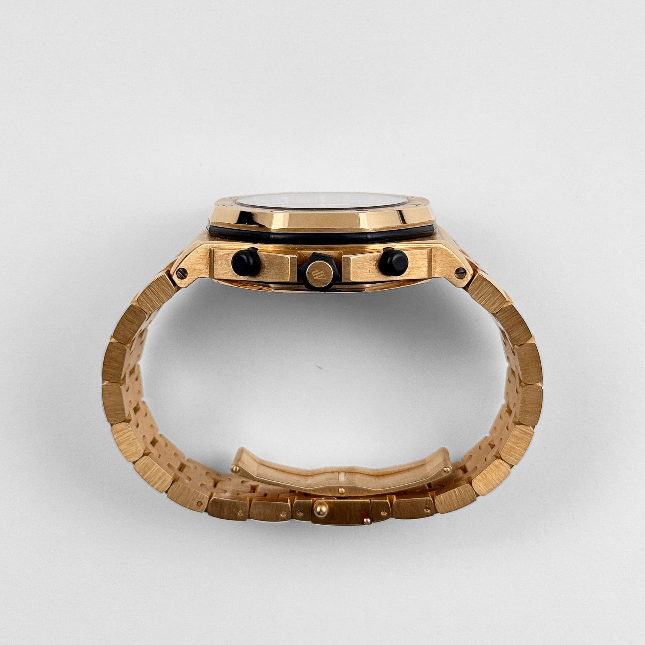 Audemars Piguet Royal Oak Offshore Chronograph 26007BA.OO.D088CR.01 ‘Arnold Schwarzenegger’ Yellow Gold Brown Dial Limited Edition of 400 (2004)