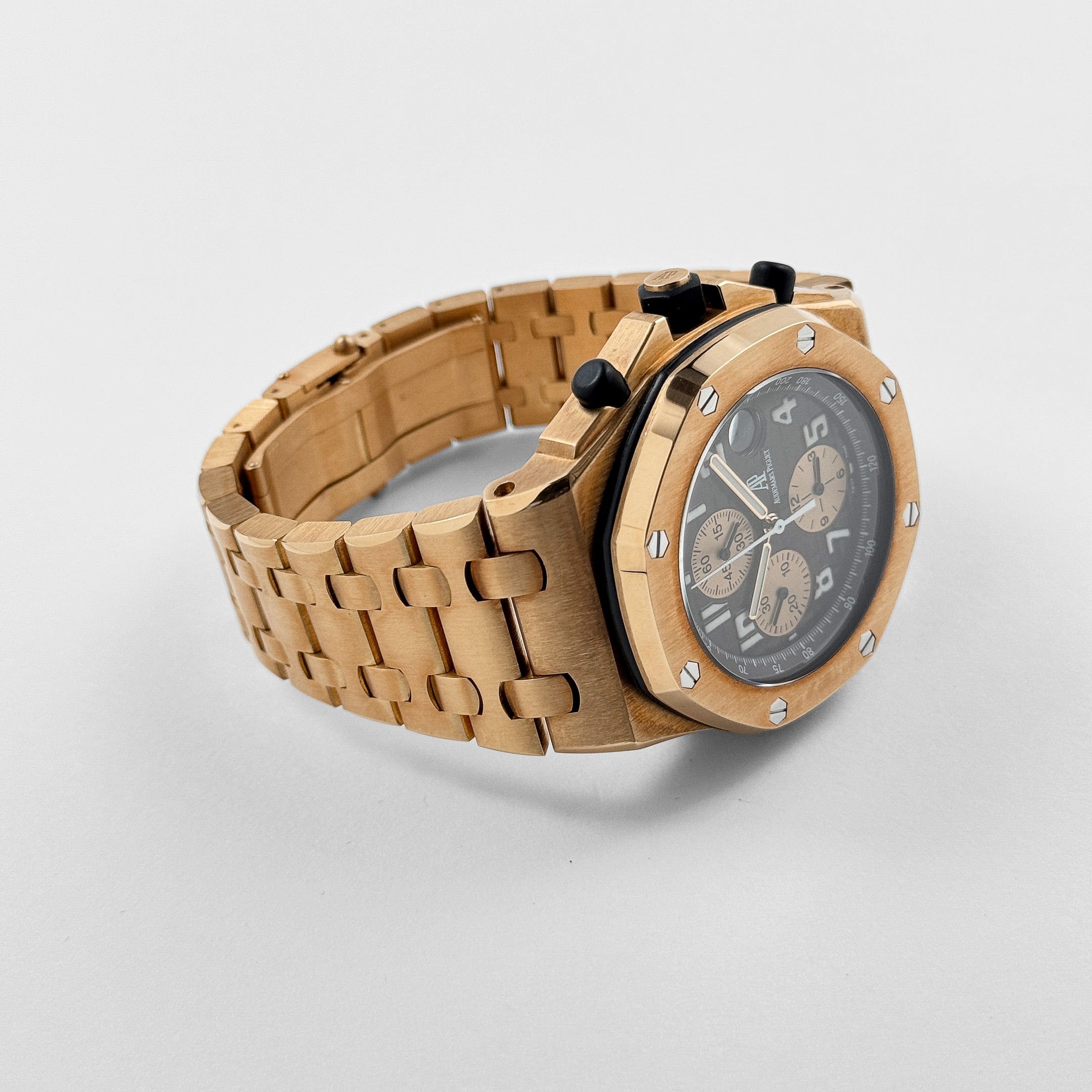 Audemars Piguet Royal Oak Offshore Chronograph 26007BA.OO.D088CR.01 ‘Arnold Schwarzenegger’ Yellow Gold Brown Dial Limited Edition of 400 (2004)