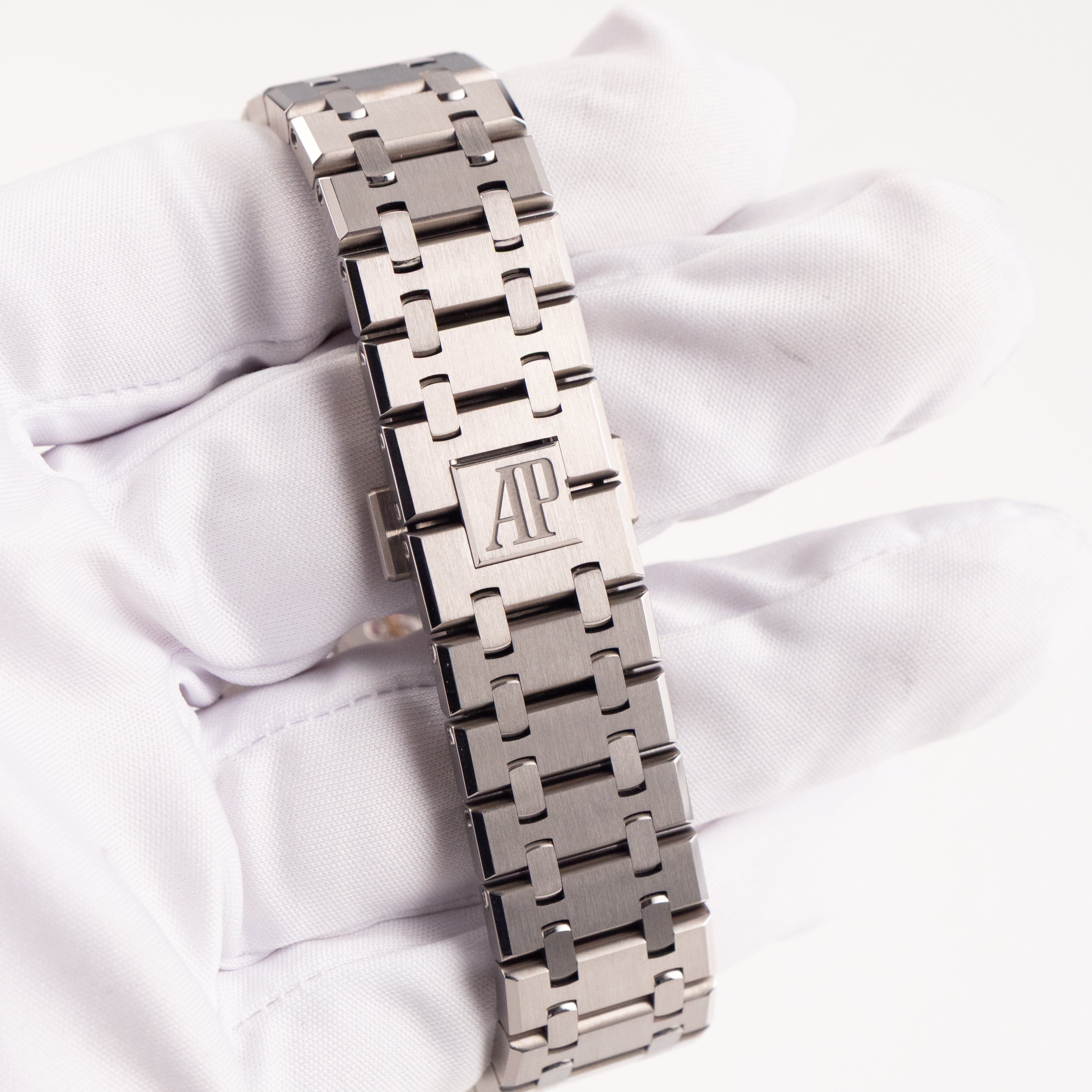 Audemars Piguet Royal Oak Perpetual Calendar 26615TI.OO.1220TI.01 Titanium Salmon Dial Limited Edition of 300 (2021)