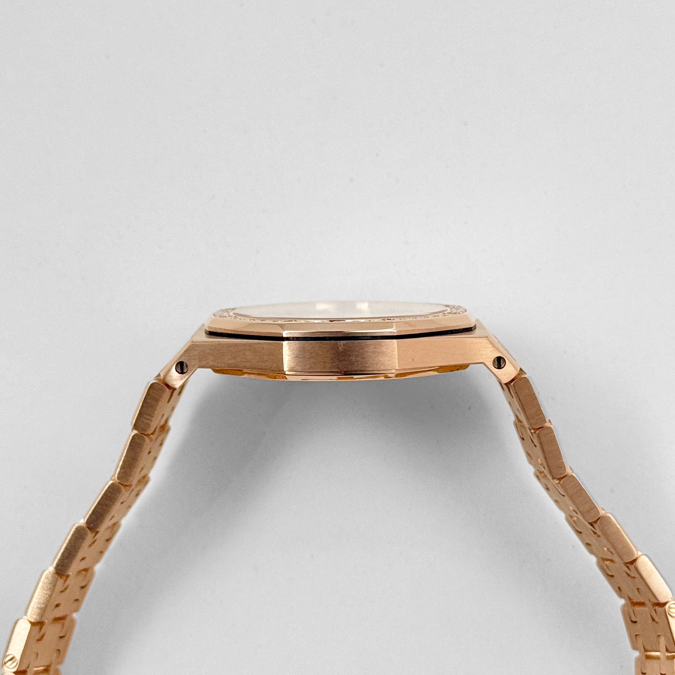 Audemars Piguet Royal Oak Quartz 67651OR.ZZ.1261OR.01 'Ladies' Rose Gold White Dial Diamond Bezel Quartz (2017)