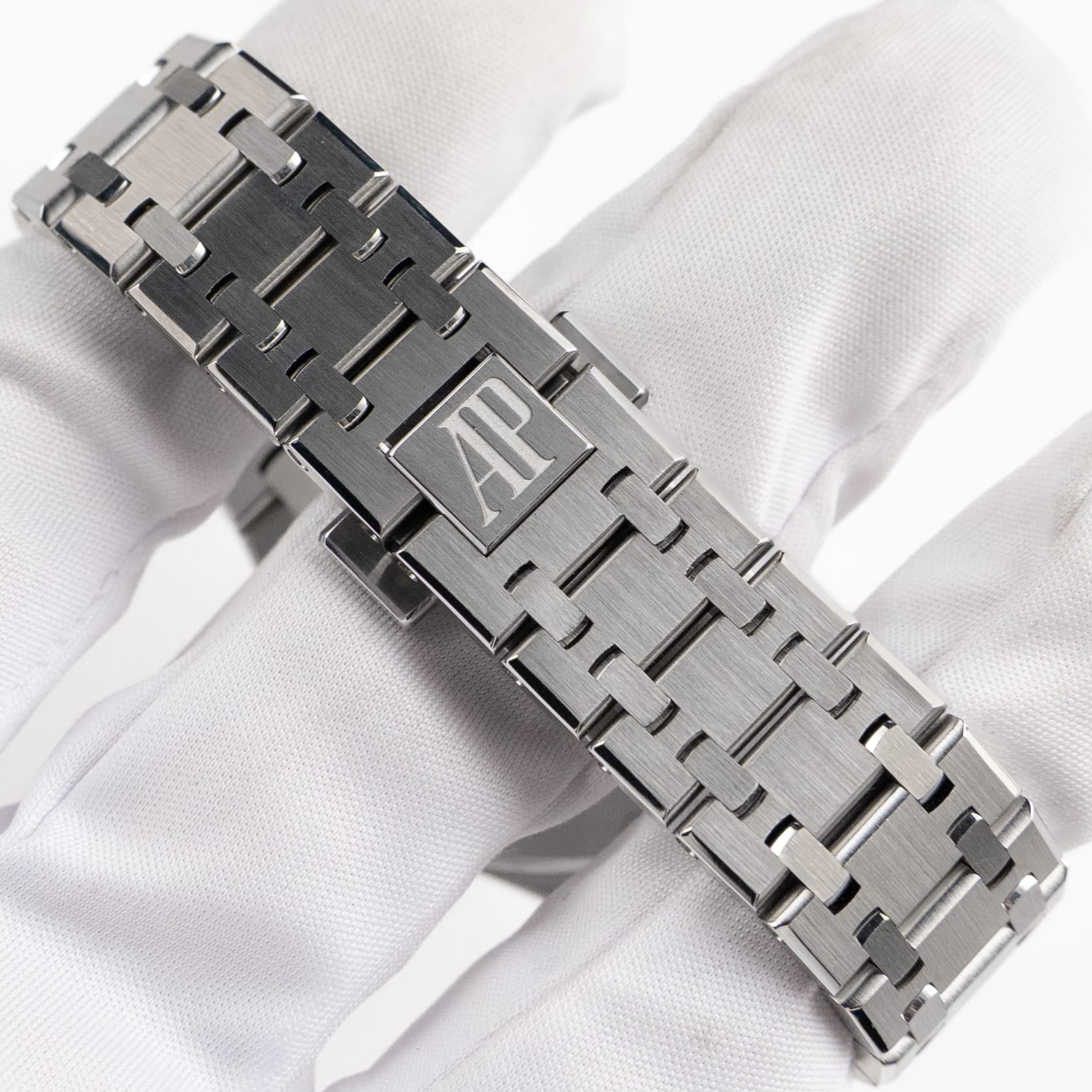 Audemars Piguet Royal Oak Quartz 67651ST.ZZ.D002CR.01 'Ladies' Stainless Steel Black Dial Diamond Bezel (2014)