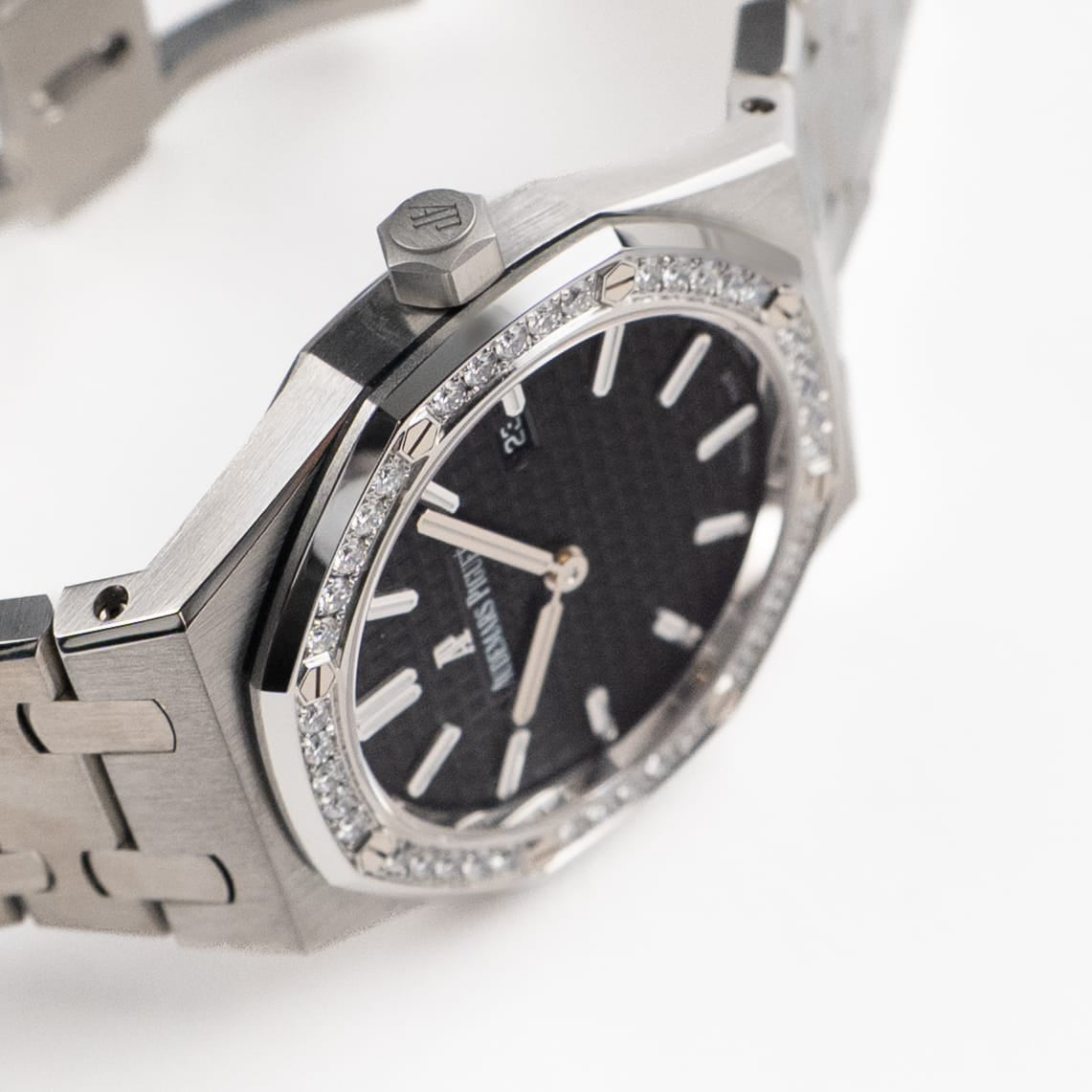 Audemars Piguet Royal Oak Quartz 67651ST.ZZ.D002CR.01 'Ladies' Stainless Steel Black Dial Diamond Bezel (2014)