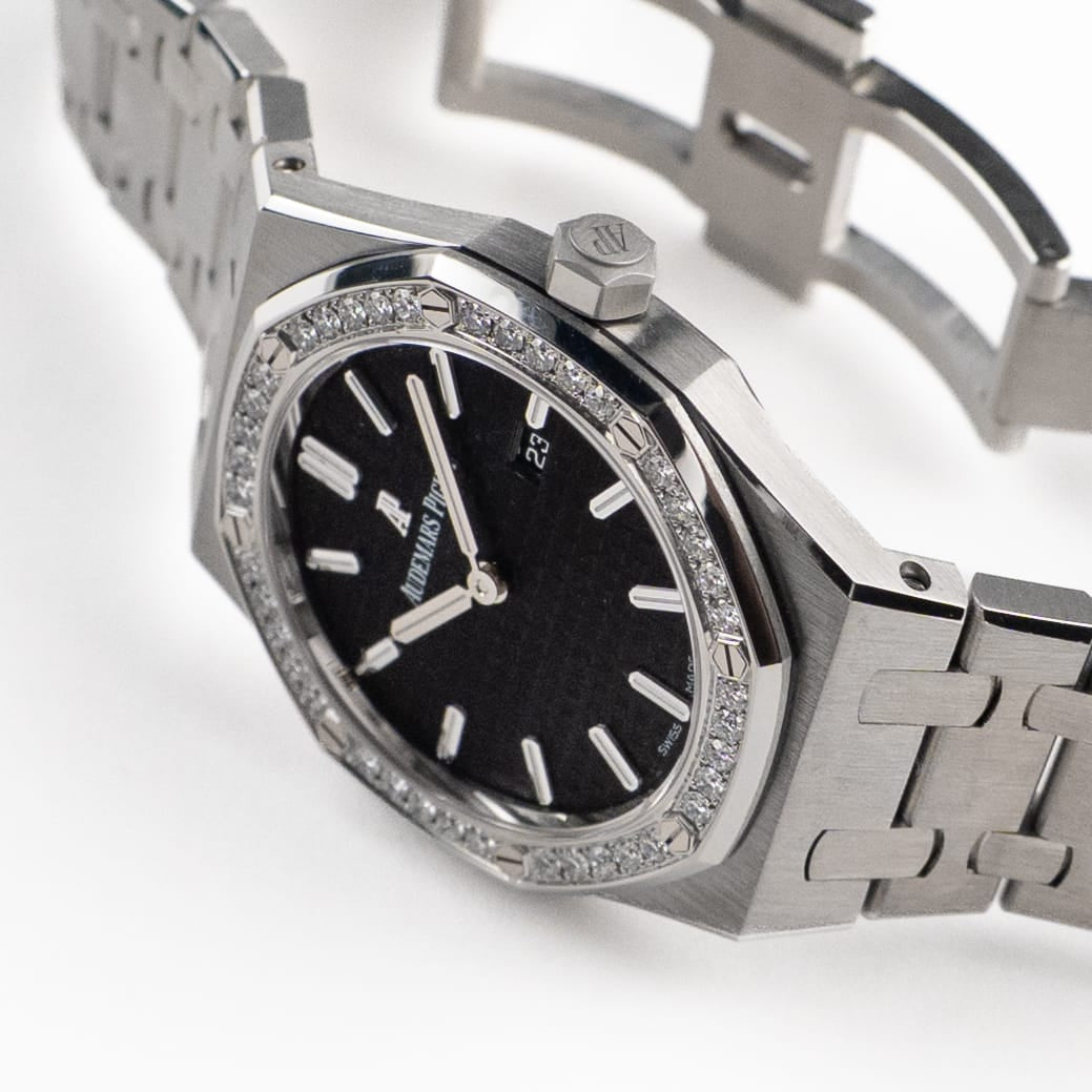 Audemars Piguet Royal Oak Quartz 67651ST.ZZ.D002CR.01 'Ladies' Stainless Steel Black Dial Diamond Bezel (2014)