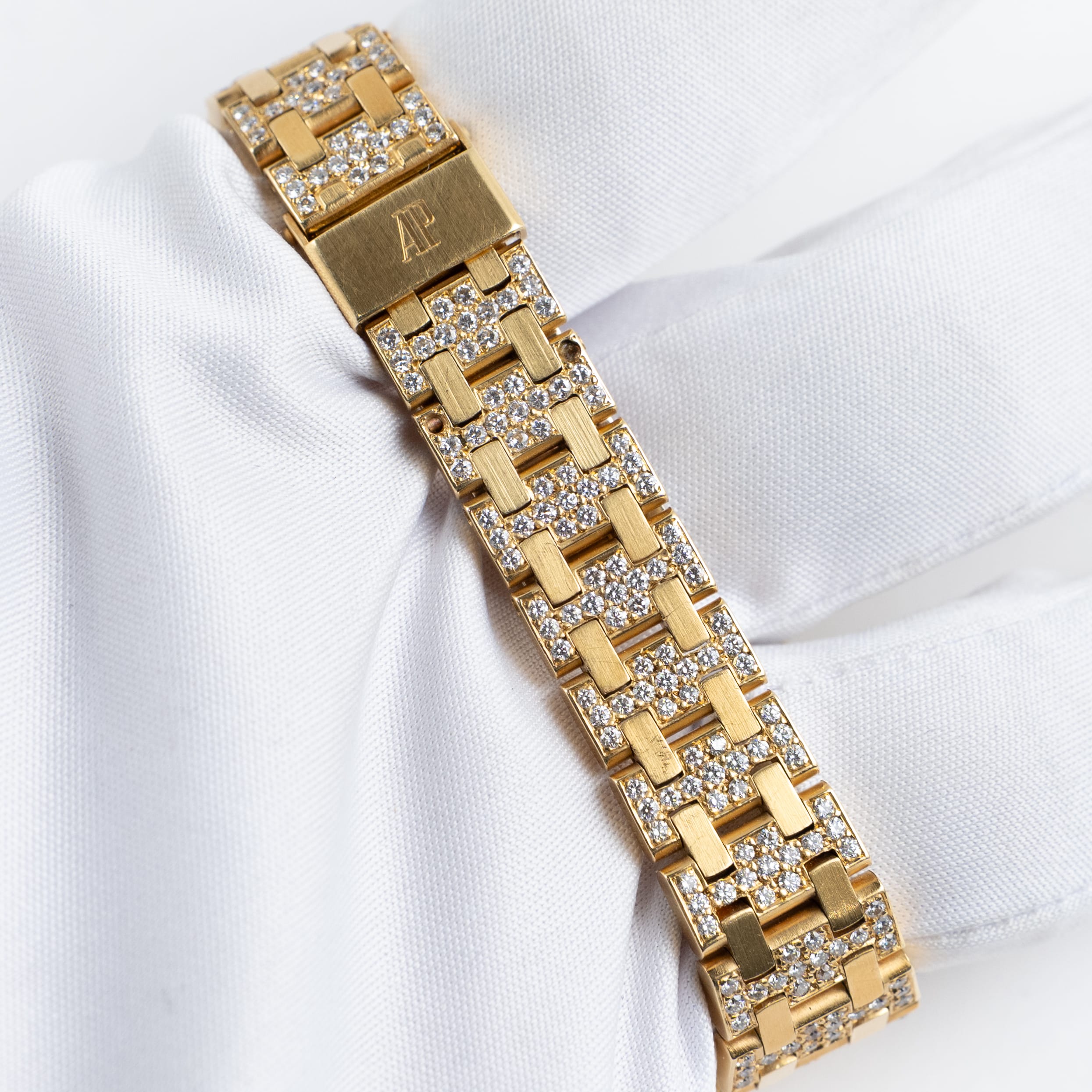Audemars Piguet Royal Oak Rectangular 6028BA Vintage 'Ladies' Yellow Gold Diamond-Set Quartz (1983)