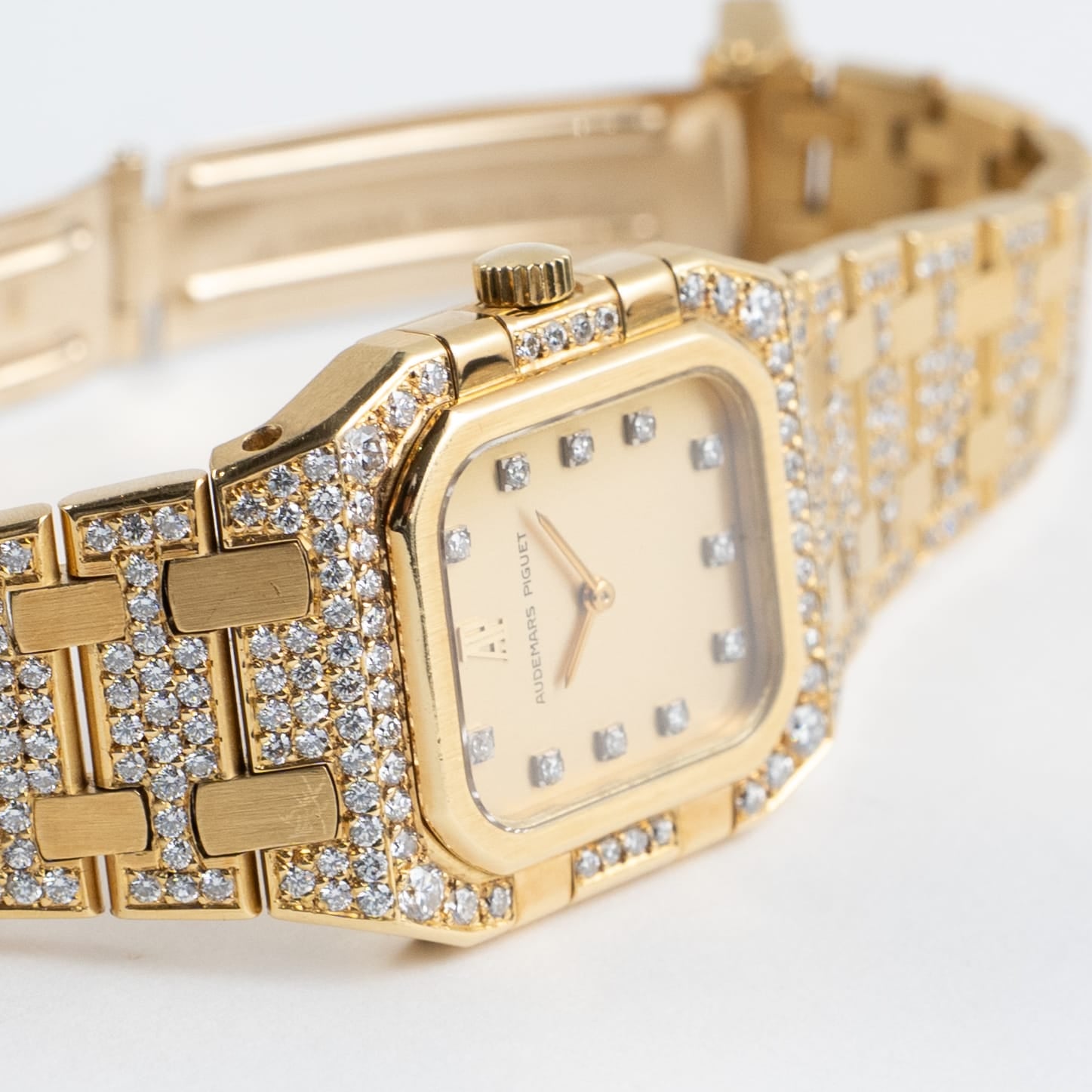 Audemars Piguet Royal Oak Rectangular 6028BA Vintage 'Ladies' Yellow Gold Diamond-Set Quartz (1983)