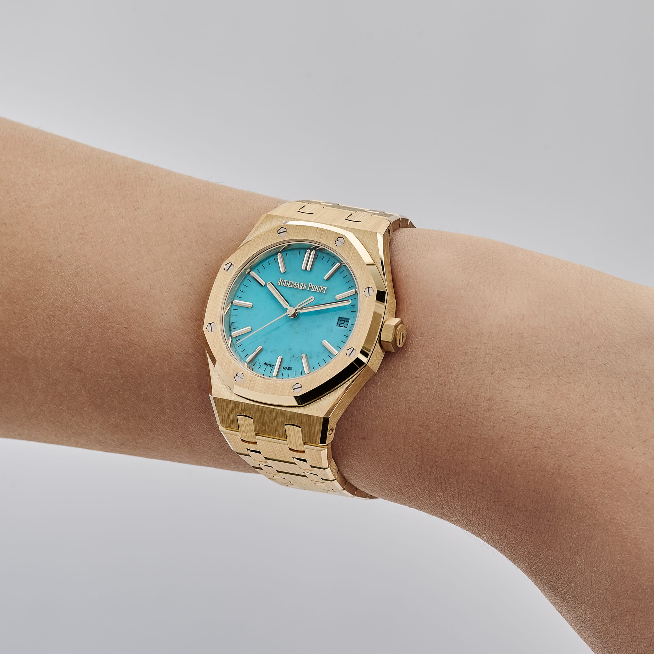 Audemars Piguet Royal Oak Selfwinding 15550BA.OO.1356BA.01 Yellow Gold Blue Turquoise Dial