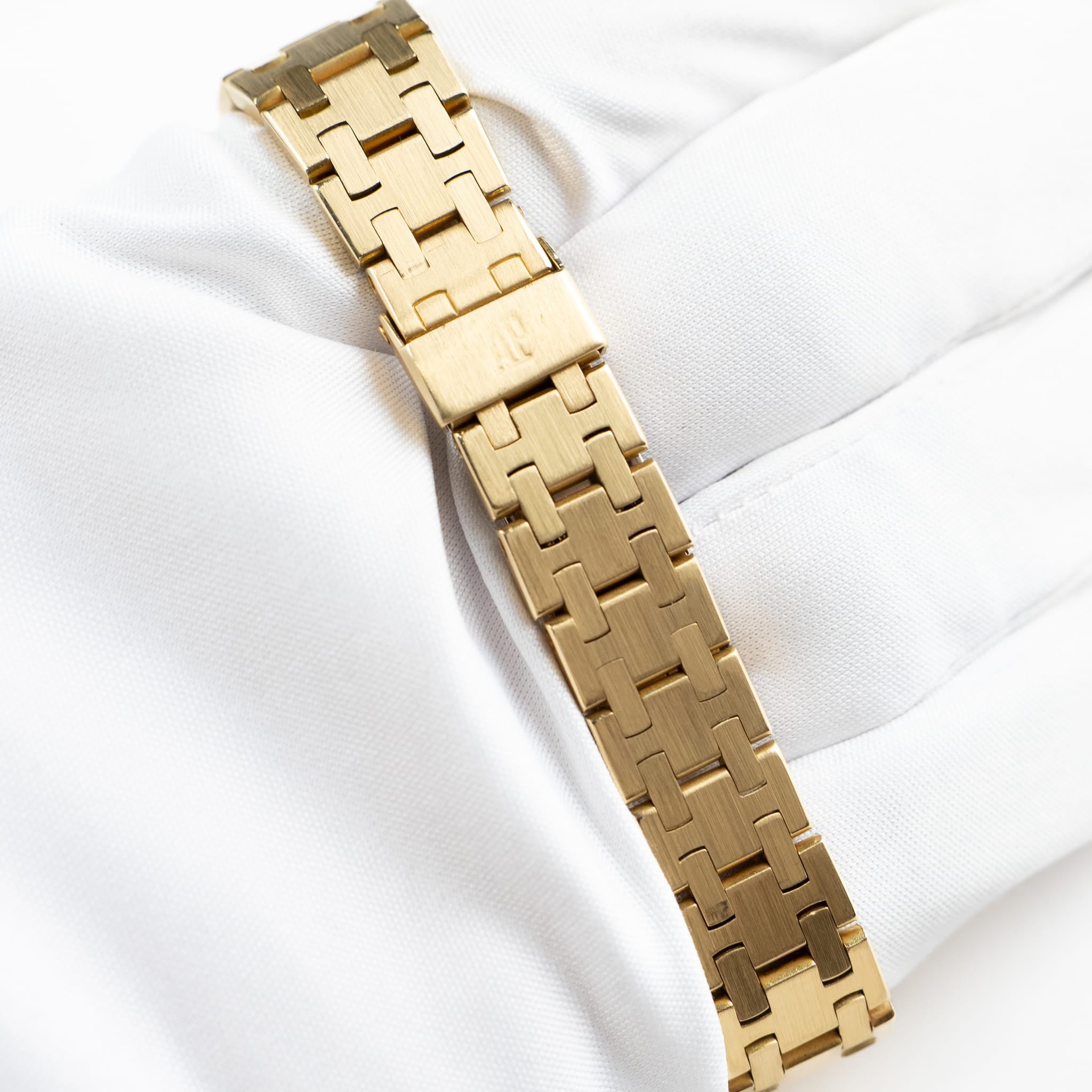 Audemars Piguet Royal Oak Vintage 6048BA 'Ladies' Yellow Gold Champagne Diamond Dial Diamond Bezel Quartz (1986)