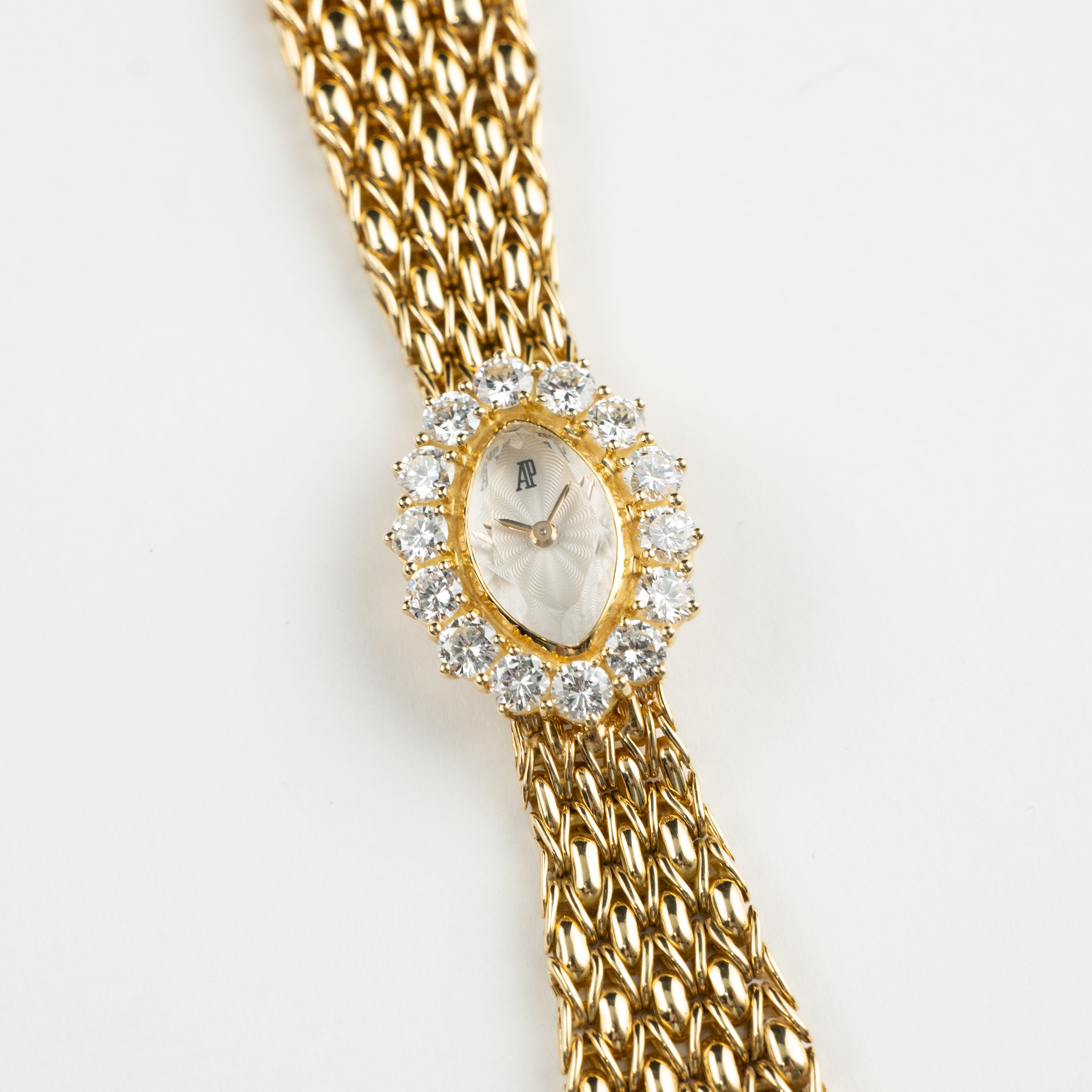 Audemars Piguet Vintage Oval 66429BA.ZZ.0780BA.02 'Ladies' Cocktail Watch Yellow Gold White Dial Diamond Bezel Quartz