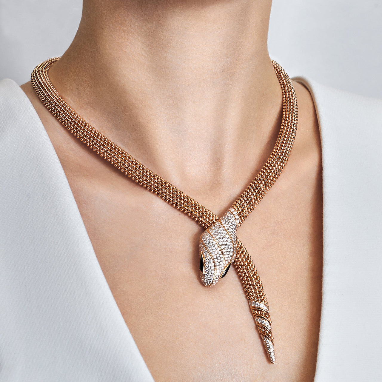Alessandra Ambrosio Stuns in a 76-Carat Bulgari Serpenti Diamond Necklace |  Dream jewelry, Expensive jewelry luxury, Bvlgari jewelry