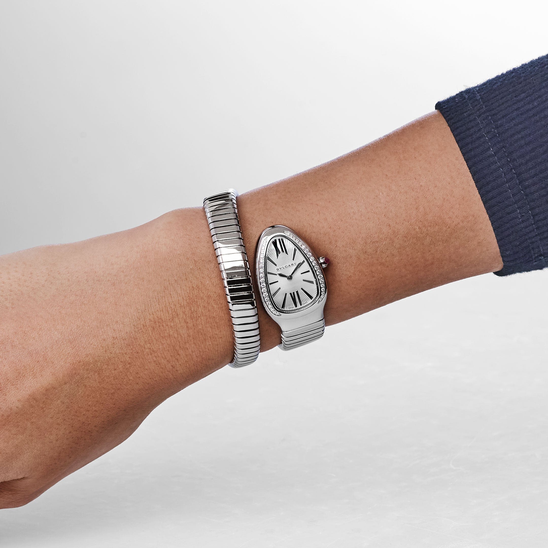 BVLGARI Serpenti Tubogas 101827 Stainless Steel Silver Opaline Dial Diamond Bezel Quartz (2023)