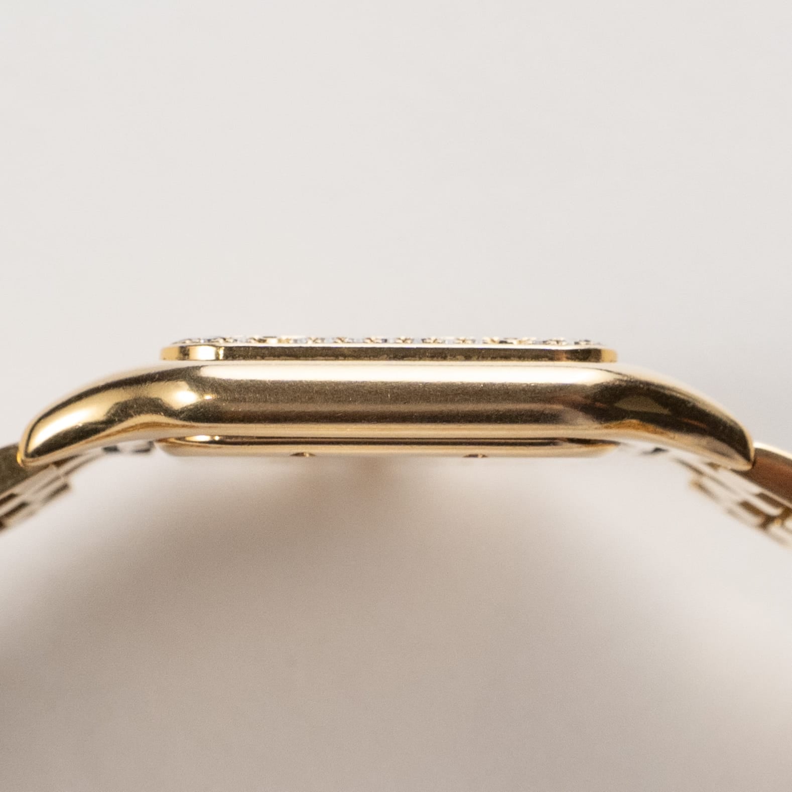 Cartier Panthere 883969 'Ladies' Midsize Yellow Gold White Dial Diamond Bezel Quartz