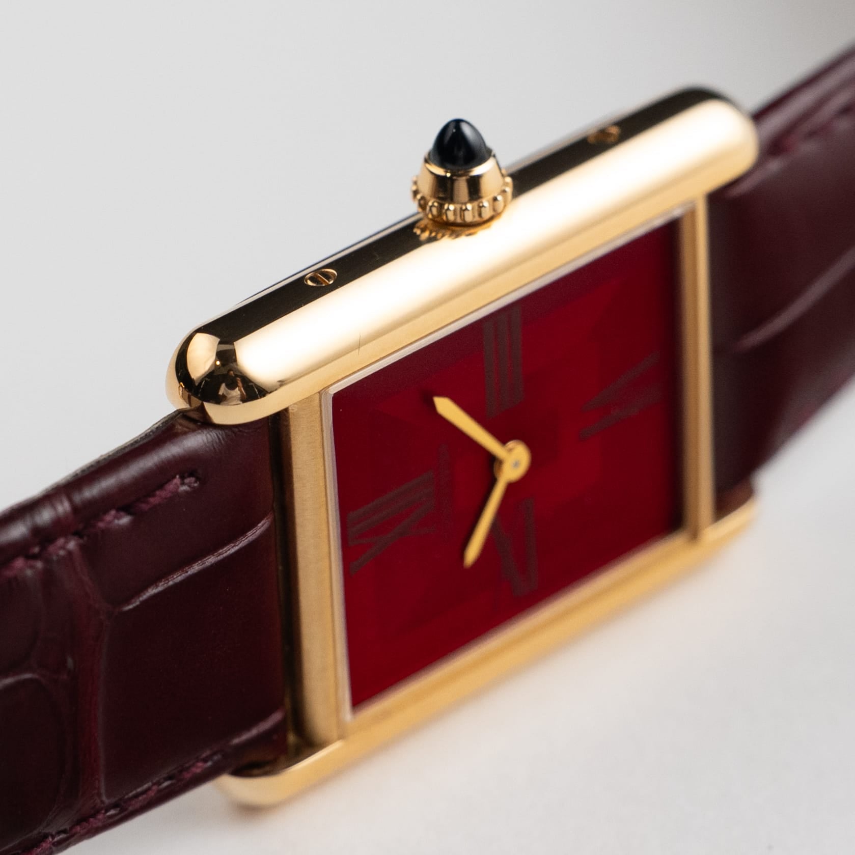 カルティエ  EAUDE  TOILETF Cartier Tank Louis LM WGTA0093 Yellow Gold Red Dial (2022) – Wrist