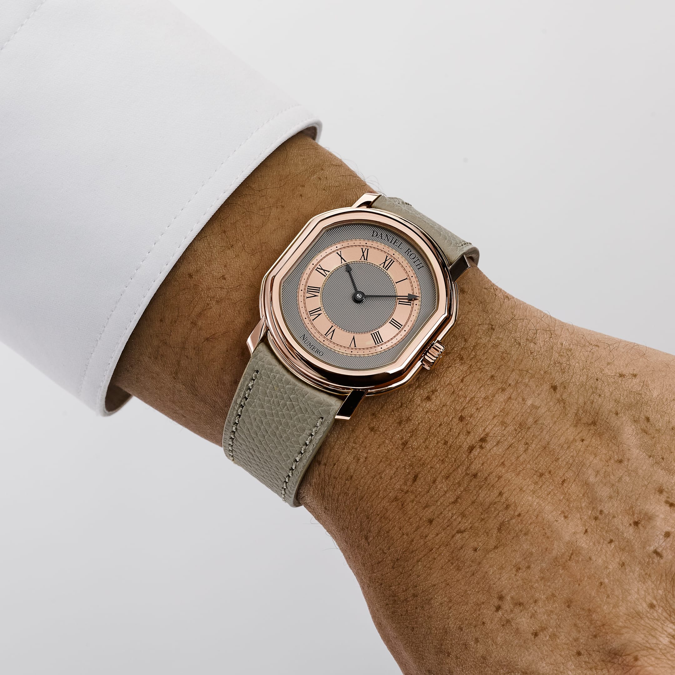 Daniel Roth Extra Plat DBBD01 Rose Gold (2026)