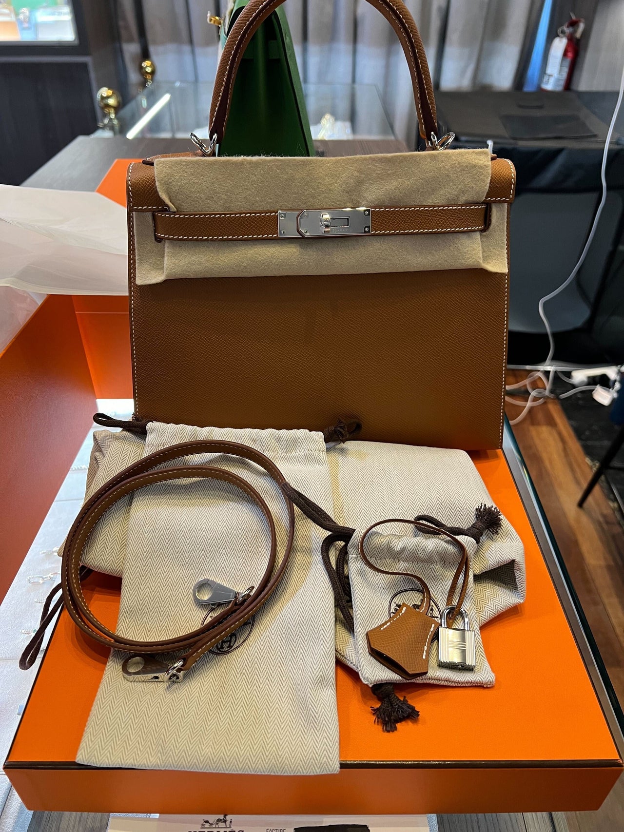 Bags & Accessories Hermes Kelly II Sellier 28  Epsom Leather Palladium Hardware Wrist Aficionado