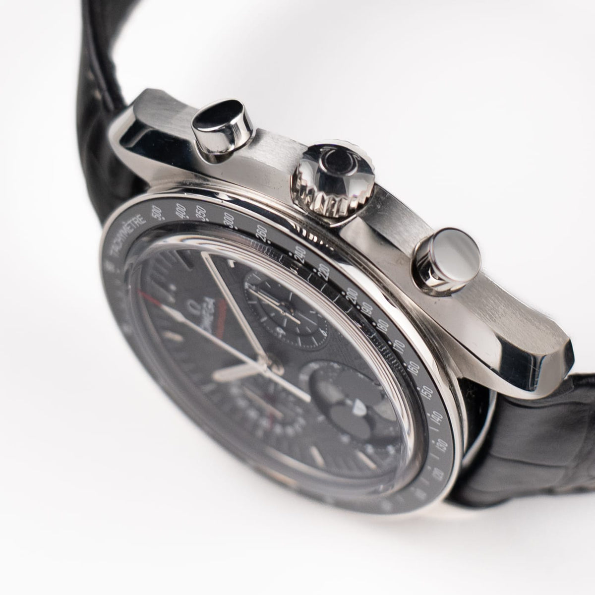 Omega Speedmaster Moonphase 304.30.43.52.01.001 Stainless Steel PVD-Coated Iron Meteorite Dial (2025)