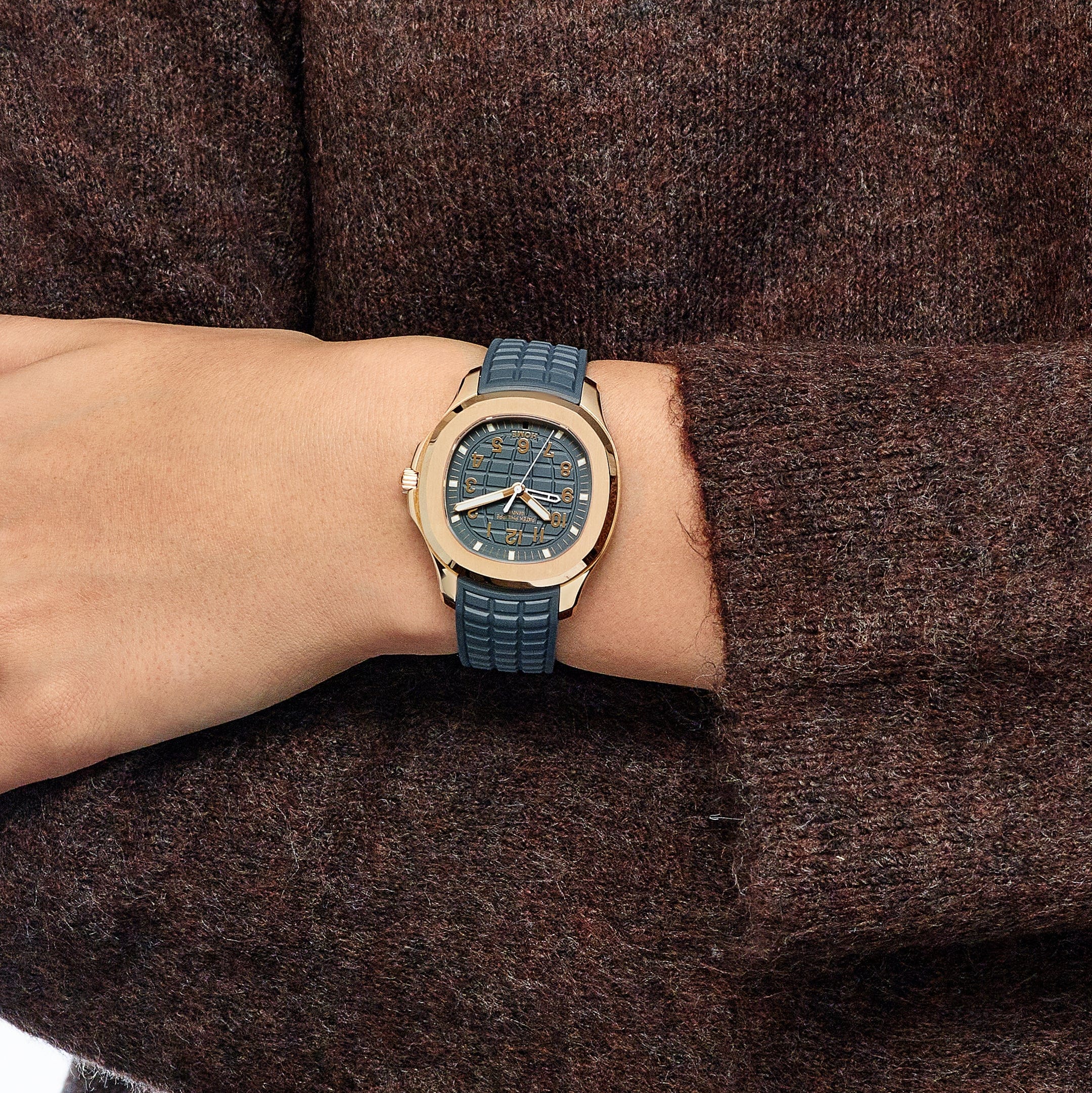 Patek Philippe Aquanaut 5269R-001 'Travel Time' Quartz Rose Gold Blue Dial (2024)