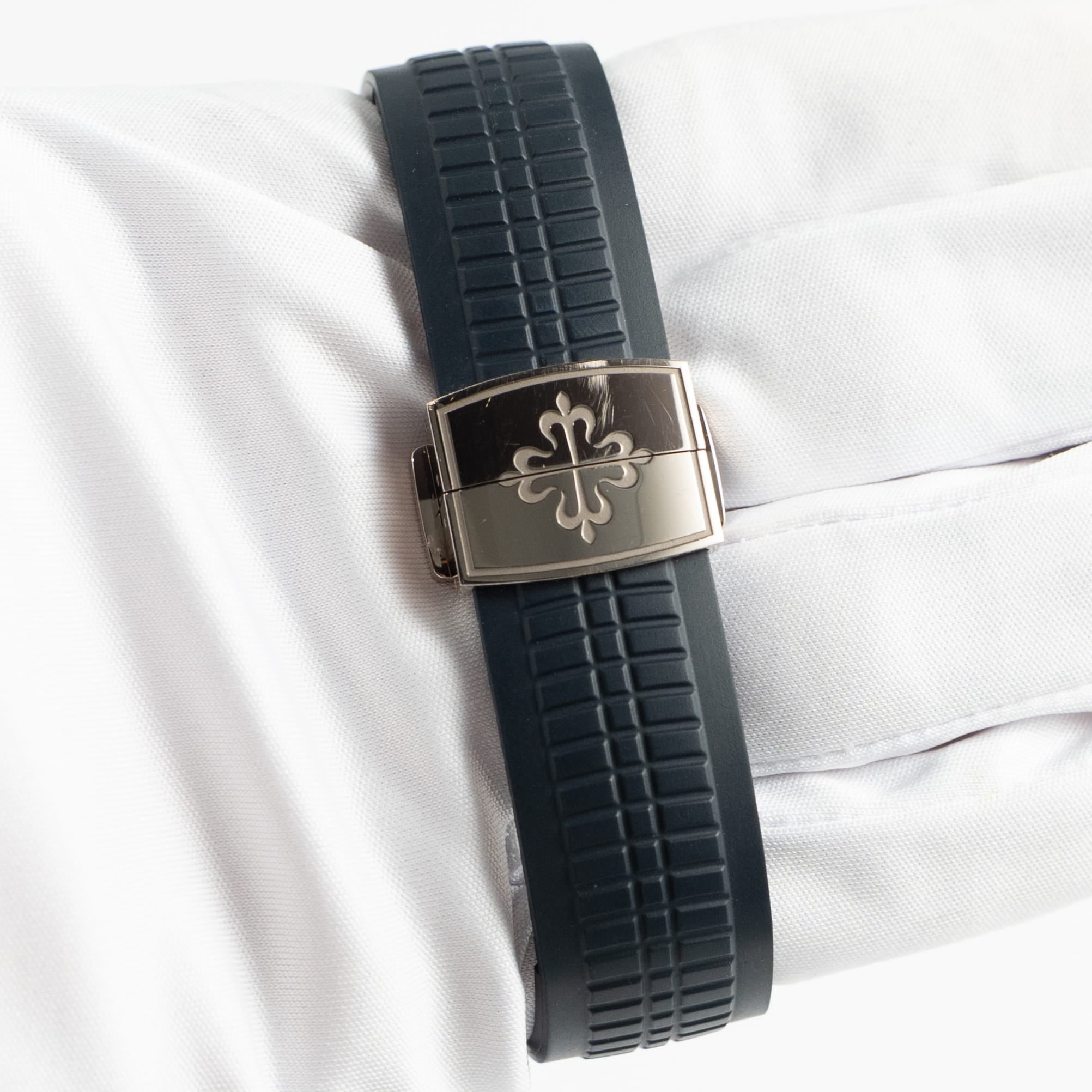 Patek Philippe Aquanaut 5968G-001 White Gold Blue Dial (2022)