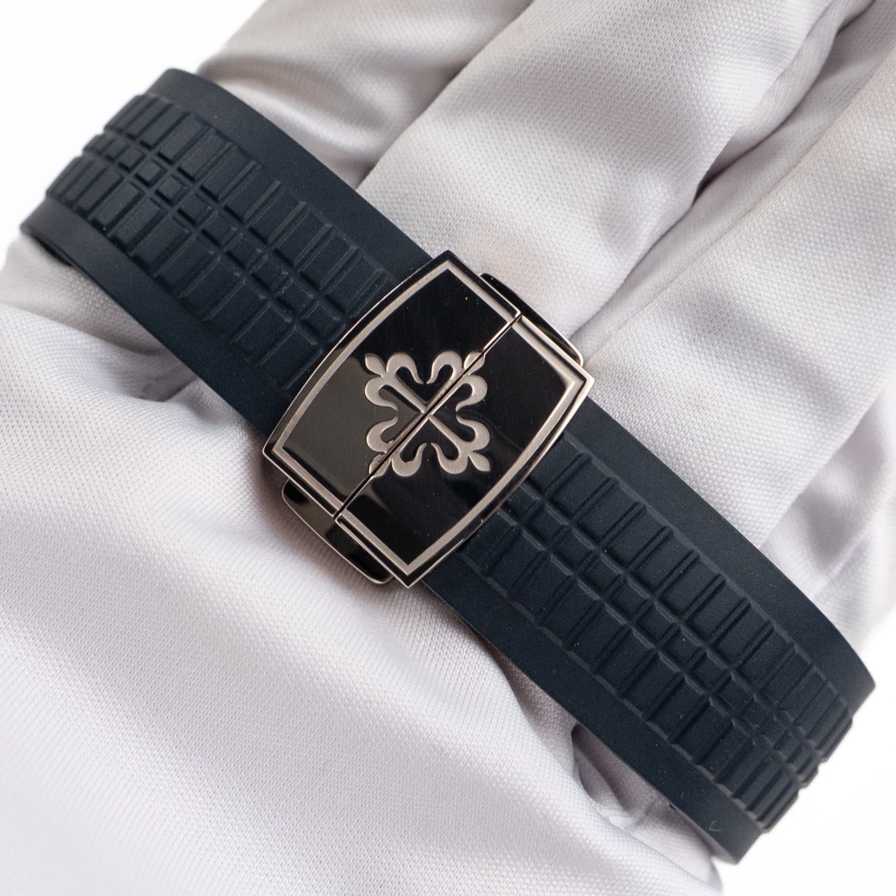 Patek Philippe Aquanaut 5968G-001 White Gold Blue Dial (2023)