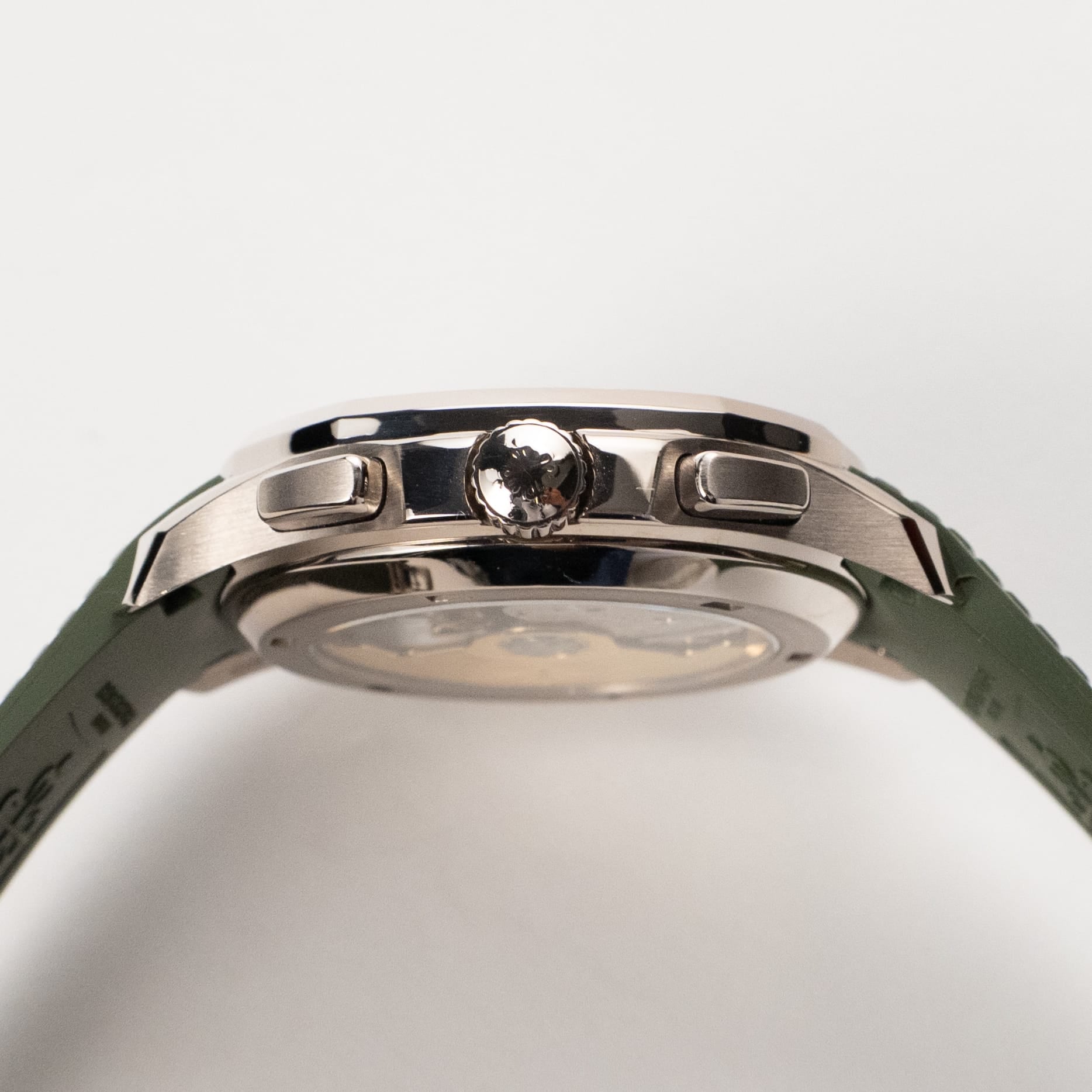 Patek Philippe Aquanaut 5968G-010 Chronograph White Gold Khaki Green Dial (2021)