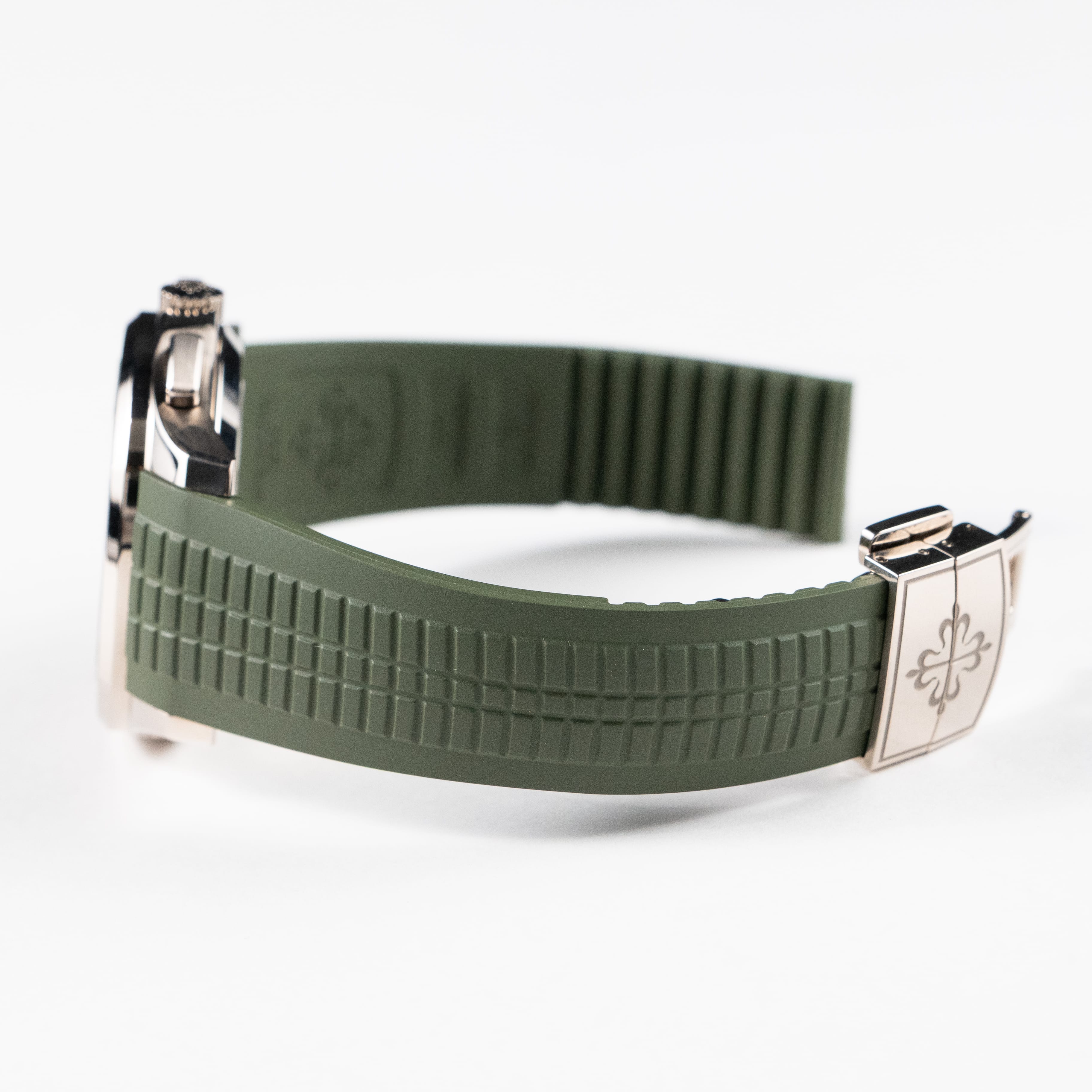Patek Philippe Aquanaut 5968G-010 Chronograph White Gold Khaki Green Dial (2021)