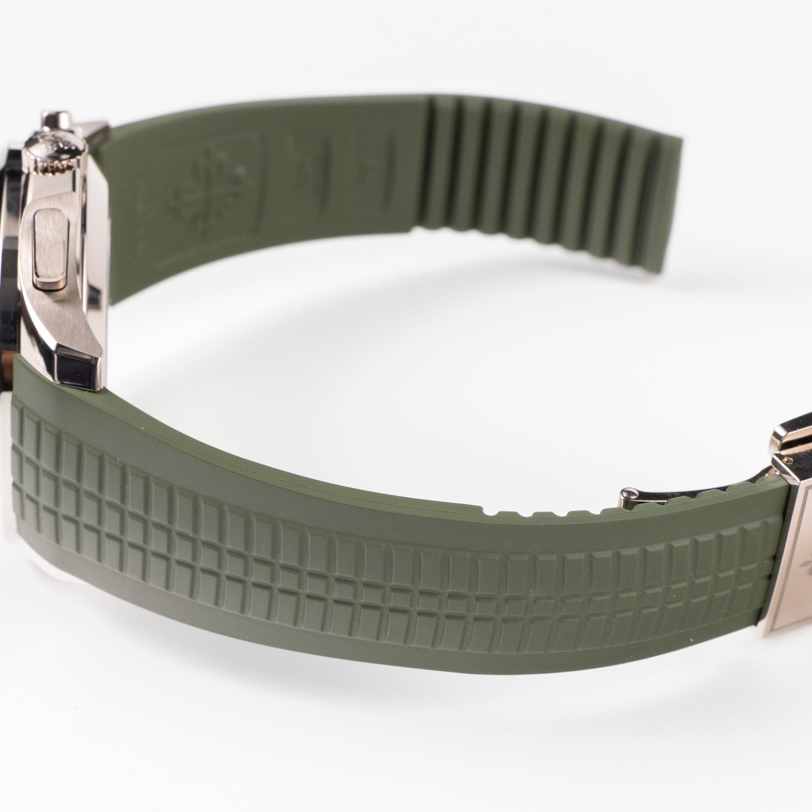 Patek Philippe Aquanaut 5968G-010 Chronograph White Gold Khaki Green Dial (2024)