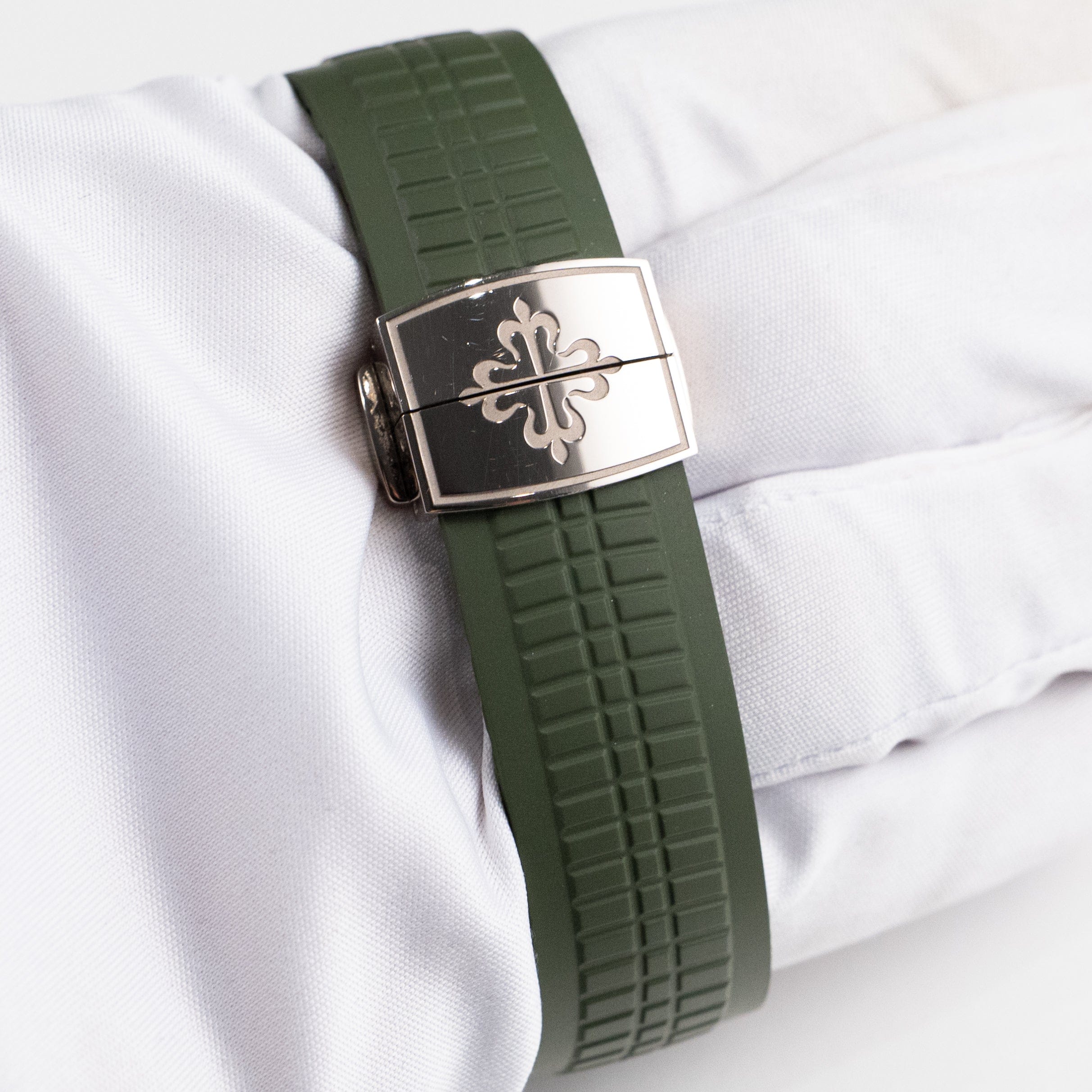 Patek Philippe Aquanaut 5968G-010 Chronograph White Gold Khaki Green Dial (2025)