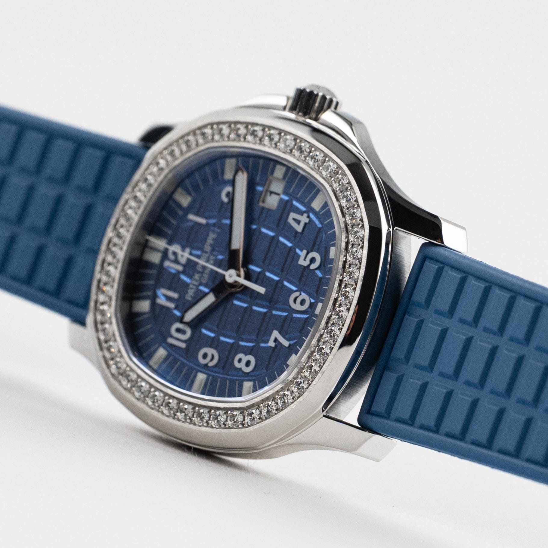 Patek Philippe Aquanaut Luce 5067A-022 'Ladies' Stainless Steel Blue Dial Diamond Bezel (2015)