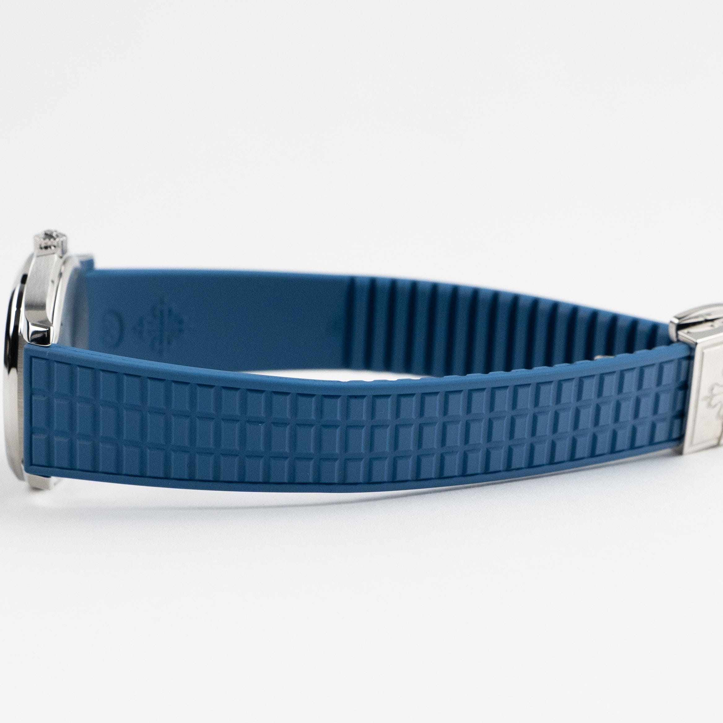 Patek Philippe Aquanaut Luce 5067A-022 'Ladies' Stainless Steel Blue Dial Diamond Bezel (2015)
