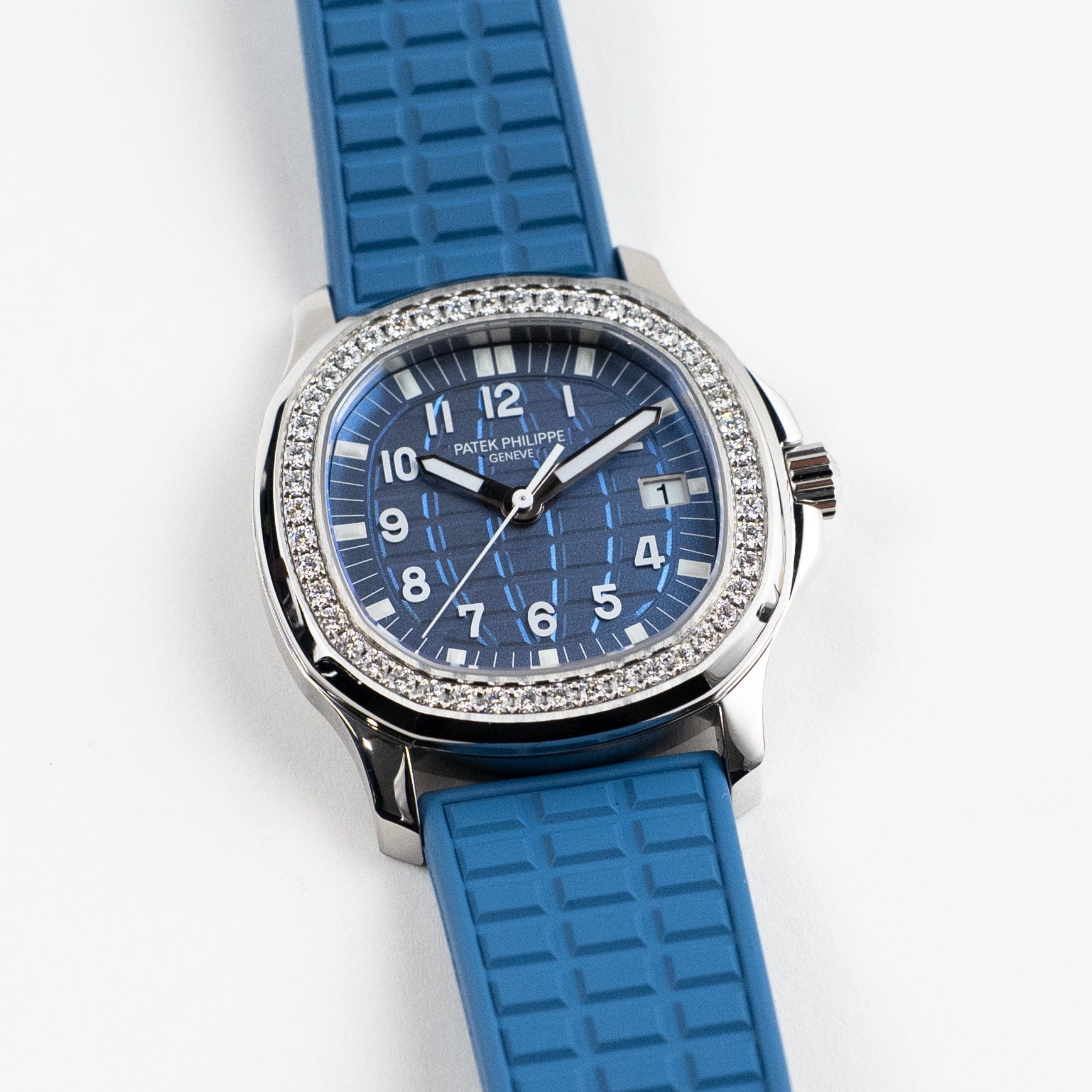 Patek Philippe Aquanaut Luce 5067A-022 'Ladies' Stainless Steel Blue Dial Diamond Bezel (2015)