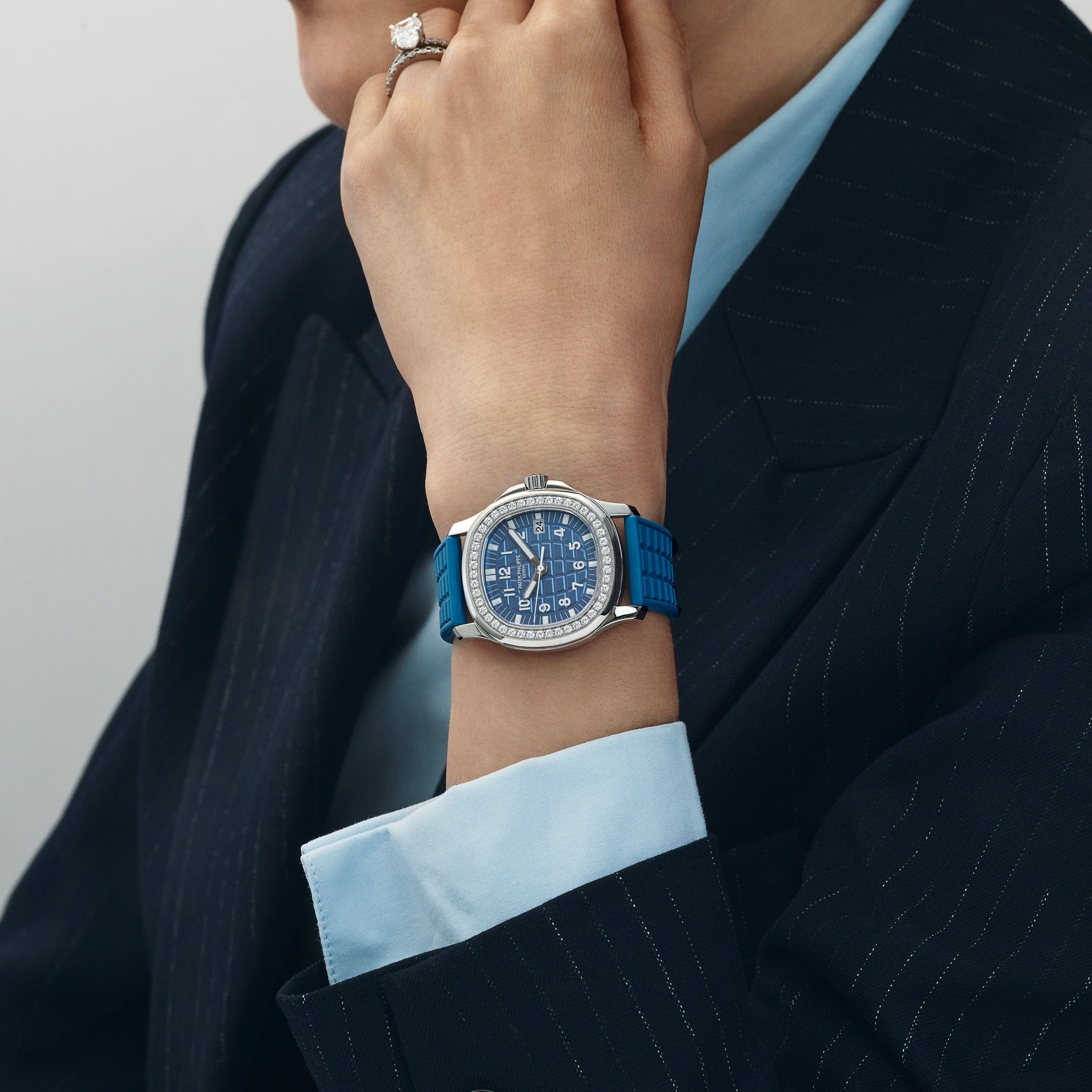 Patek Philippe Aquanaut Luce 5067A-022 'Ladies' Stainless Steel Blue Dial Diamond Bezel (2015)