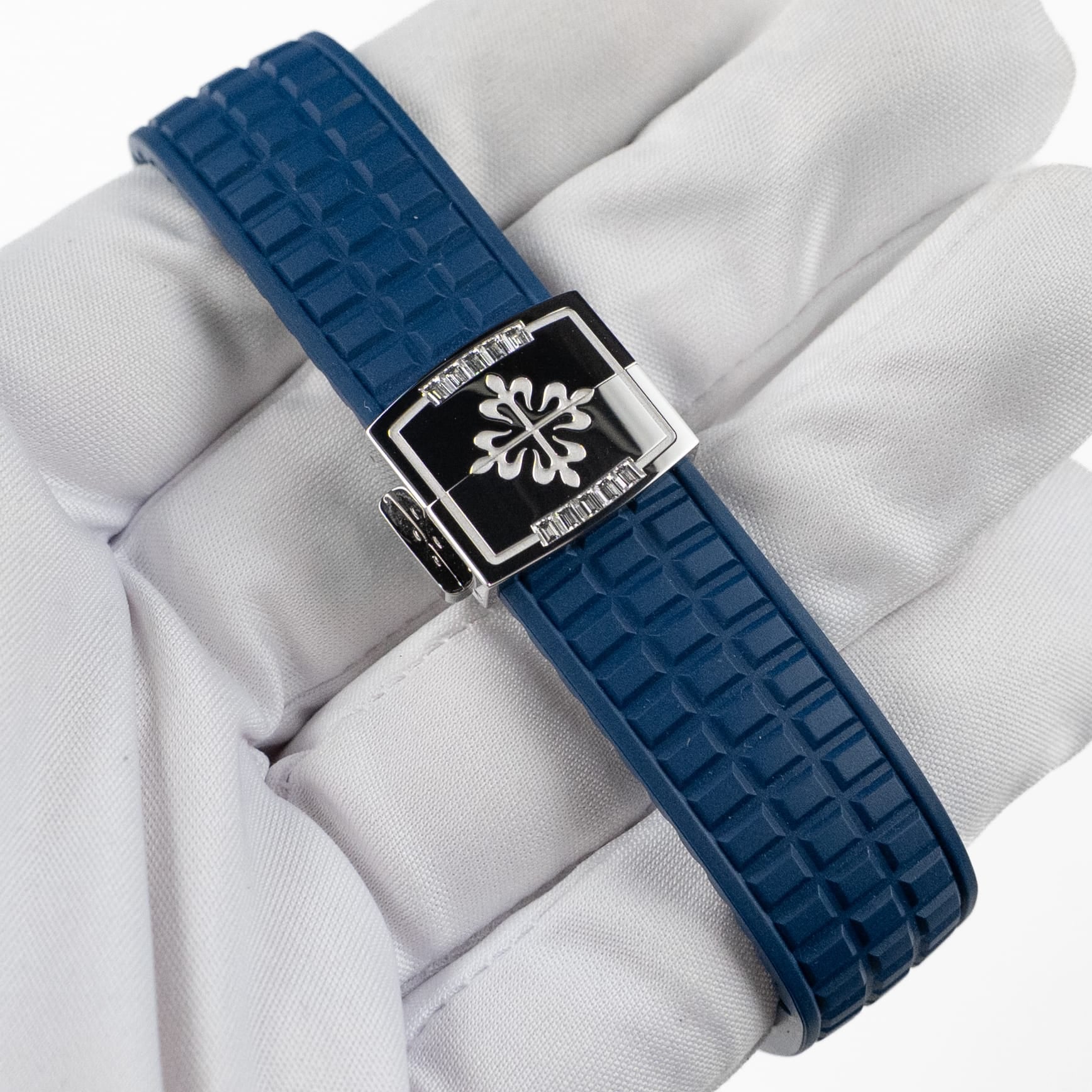 Patek Philippe Aquanaut Luce 5268/461G-001 'Haute Joaillerie' White Gold Diamond Sapphire Dial (2026)