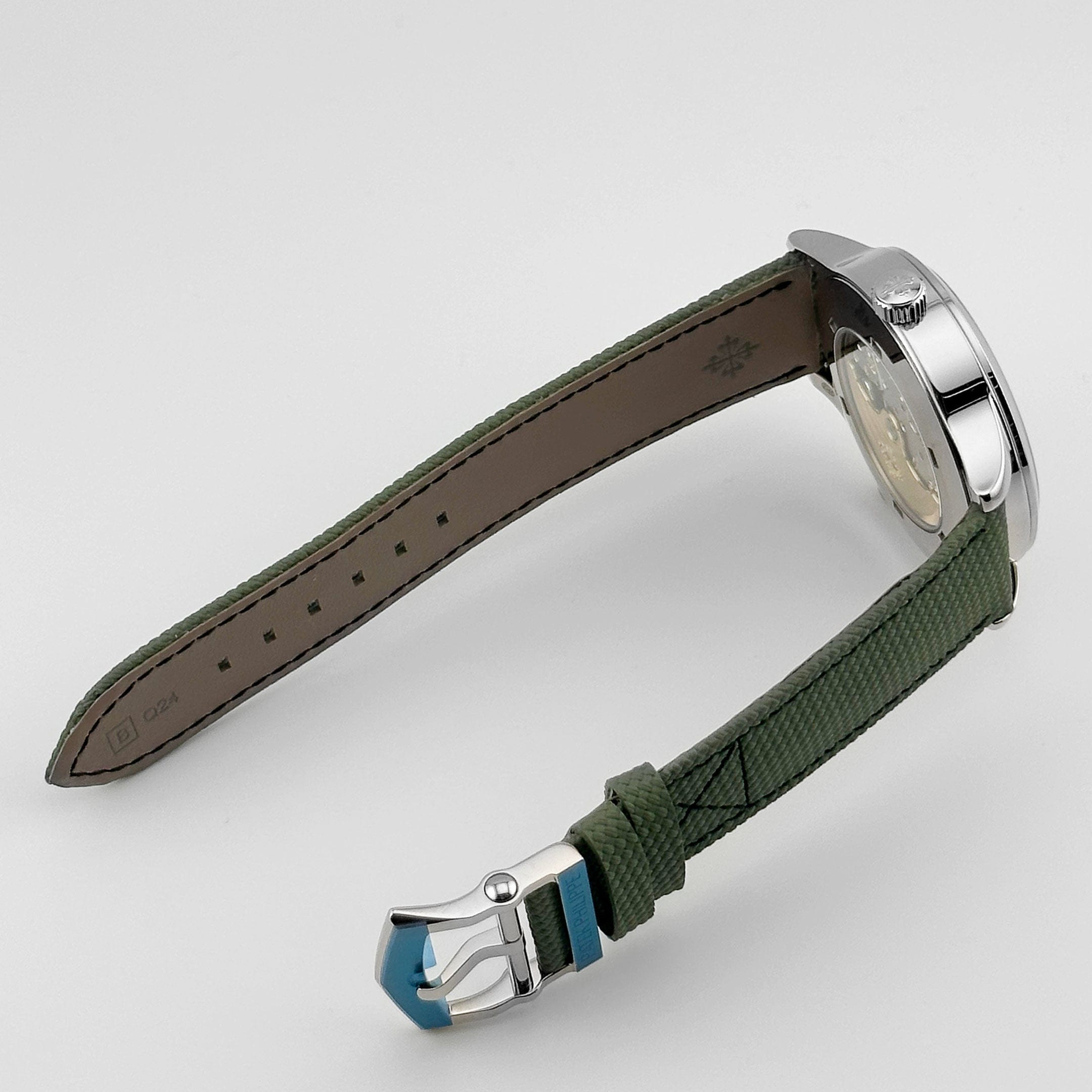 Patek Philippe Calatrava 5524G-010 'Pilot' Travel Time White Gold Ivory Dial (2025)