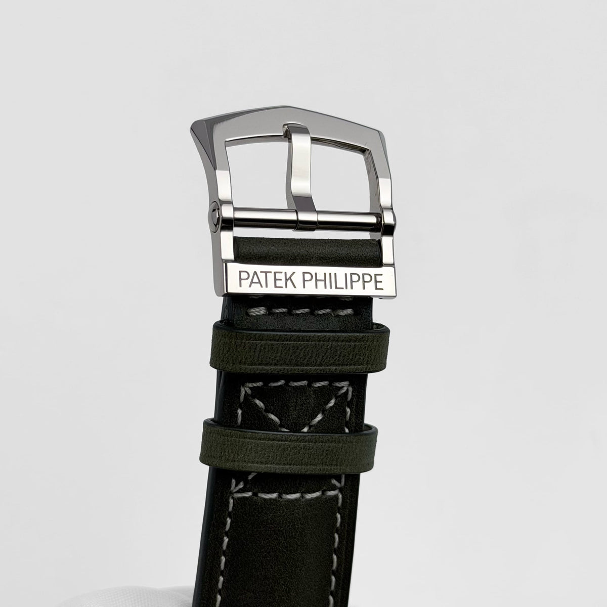 Patek Philippe Calatrava 5524G-010 'Pilot' Travel Time White Gold Ivory Dial (2025)