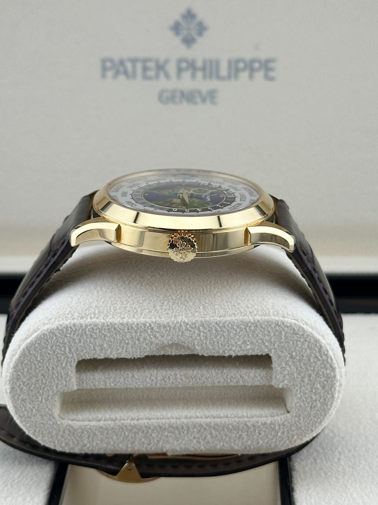 Patek Philippe Complications 5231J-001 World Time Yellow Gold (2019)