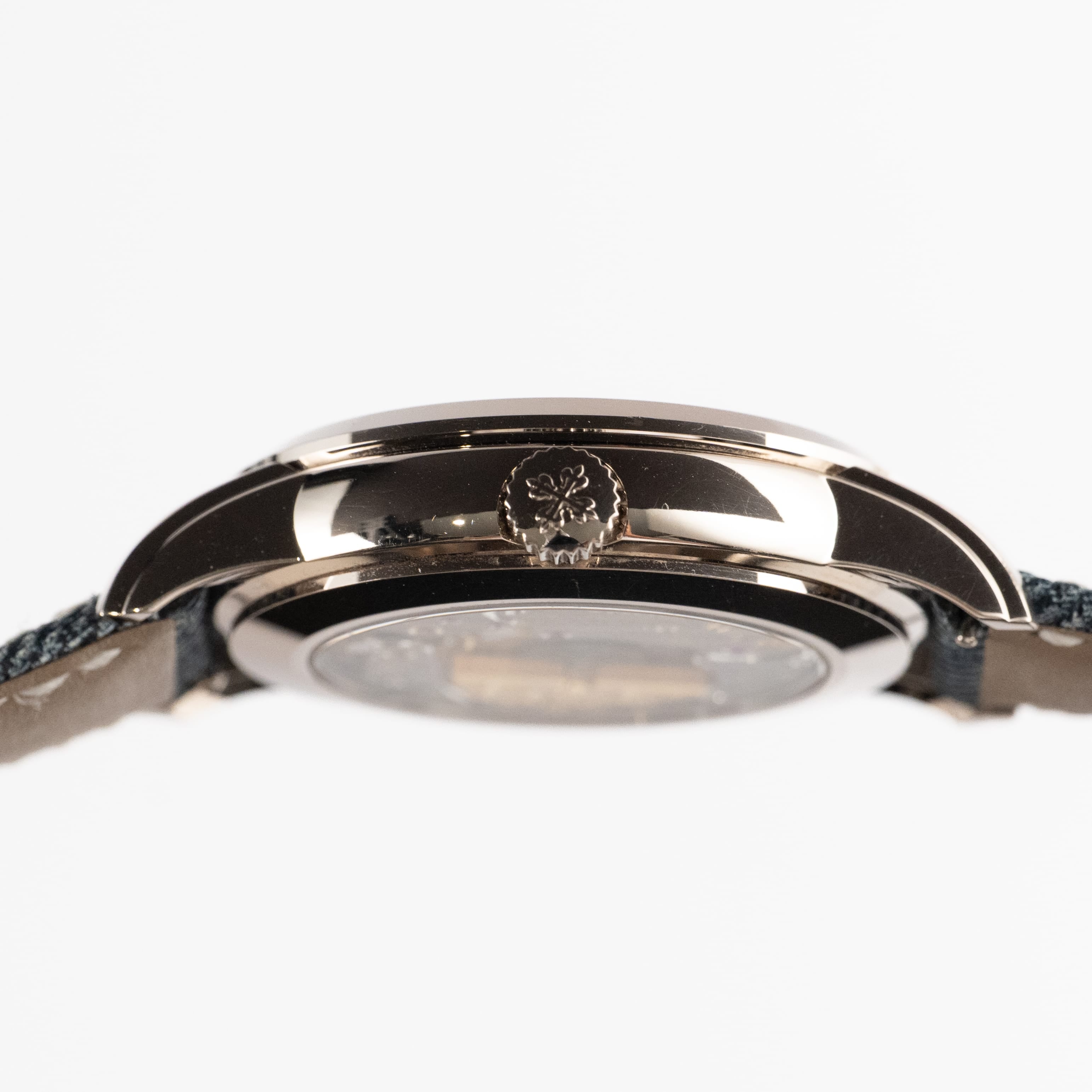Patek Philippe Complications 5330G-001 World Time Date White Gold (2024)