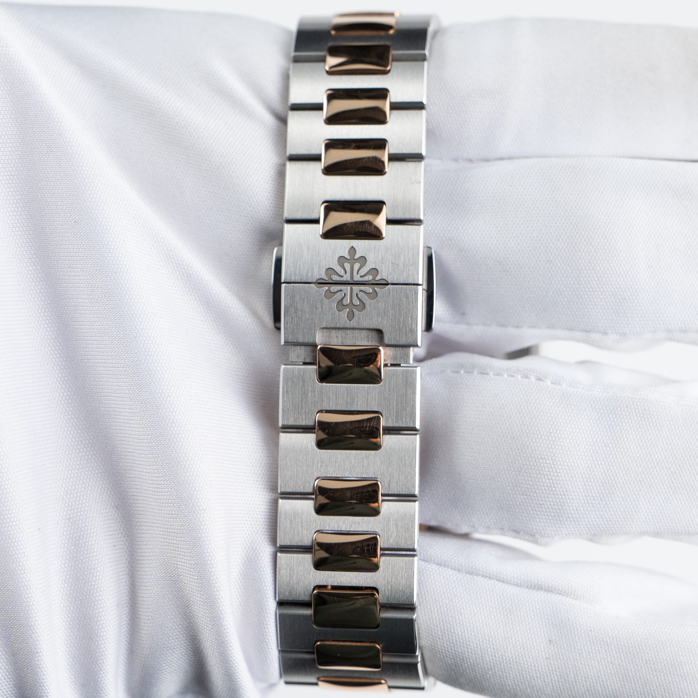 Patek Philippe Cubitus 5821/1AR-001 Stainless Steel Rose Gold Blue Dial (2024)