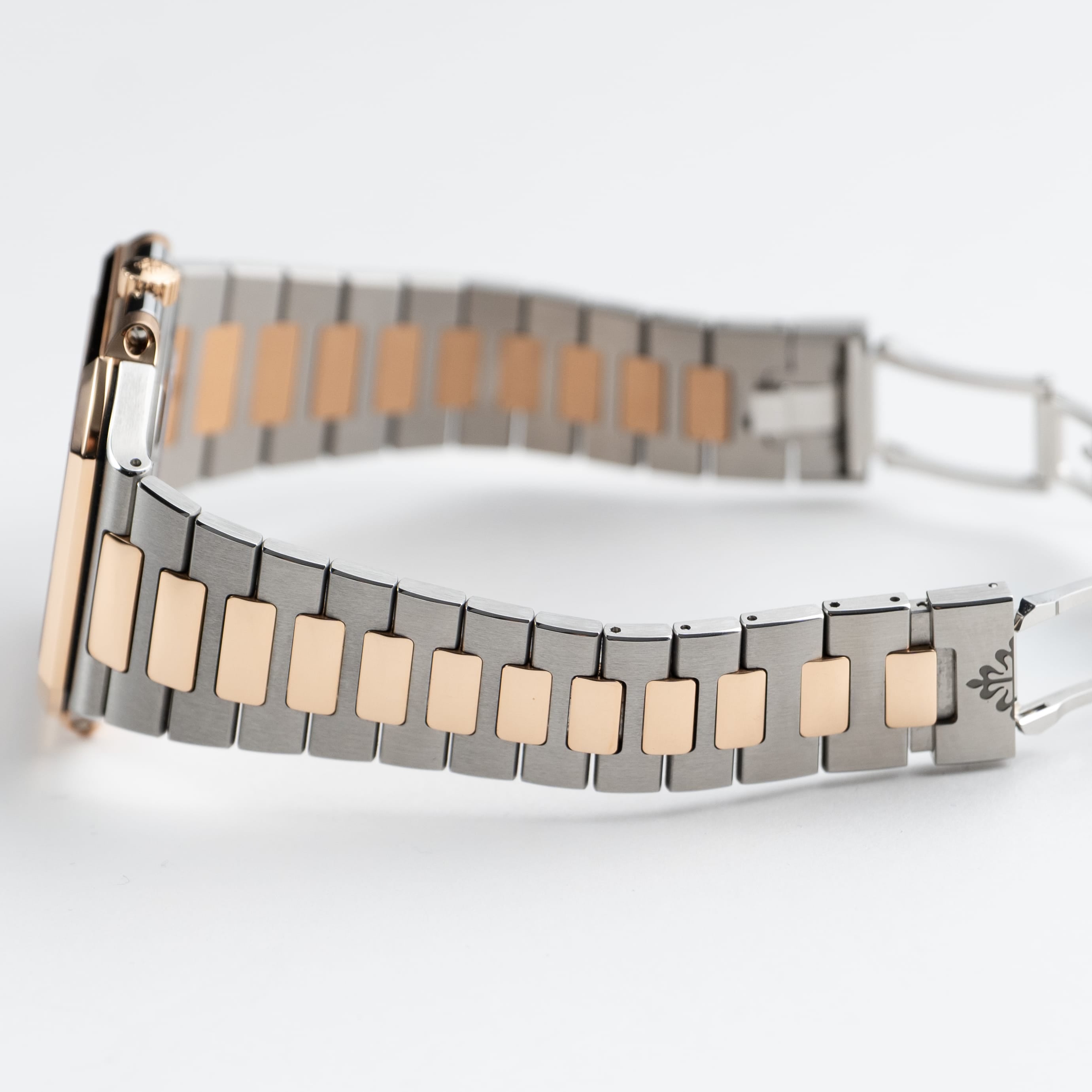 Patek Philippe Cubitus 5821/1AR-001 Stainless Steel Rose Gold Blue Dial (2024)