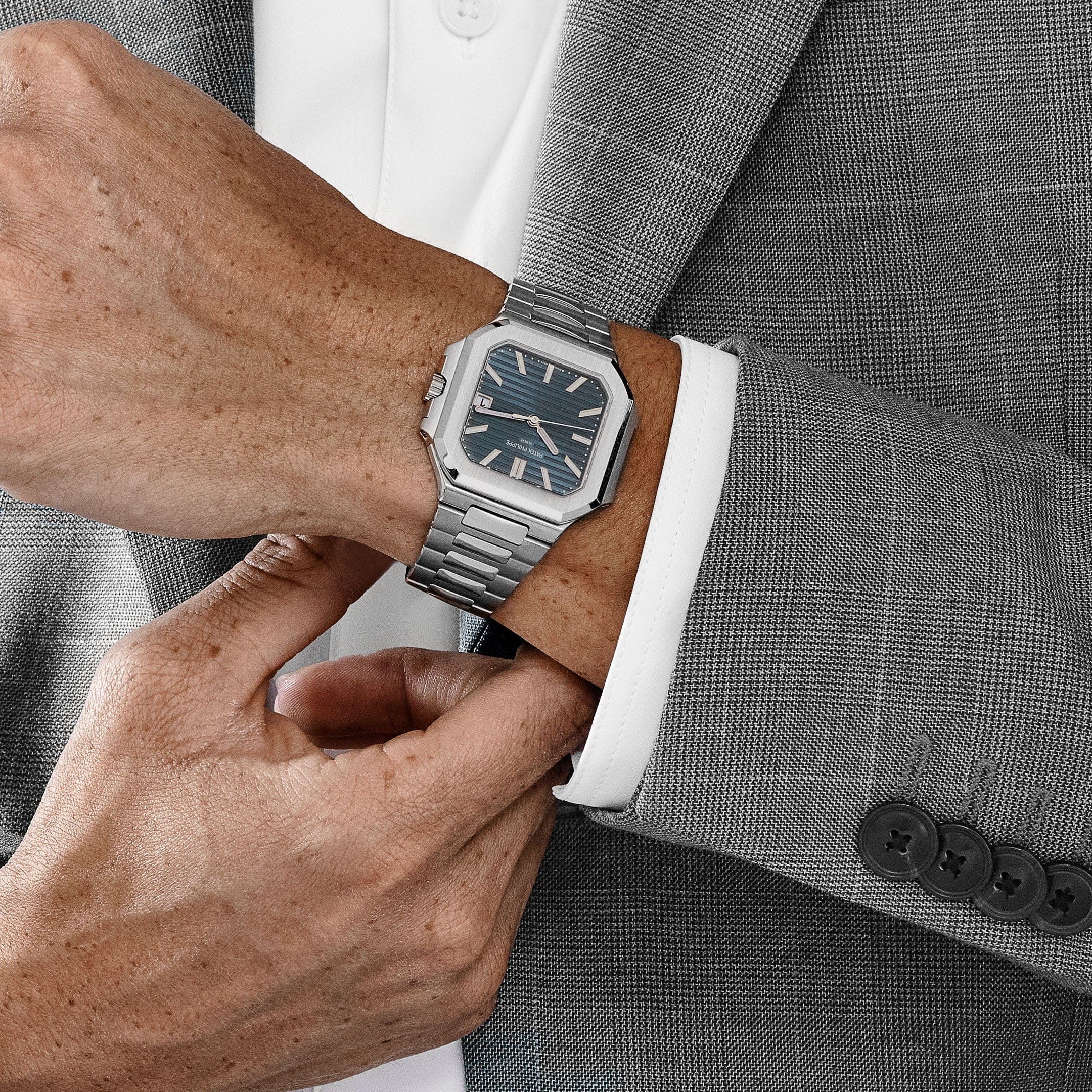 Patek Philippe Cubitus 7128/1G-001 White Gold Blue Dial (2025