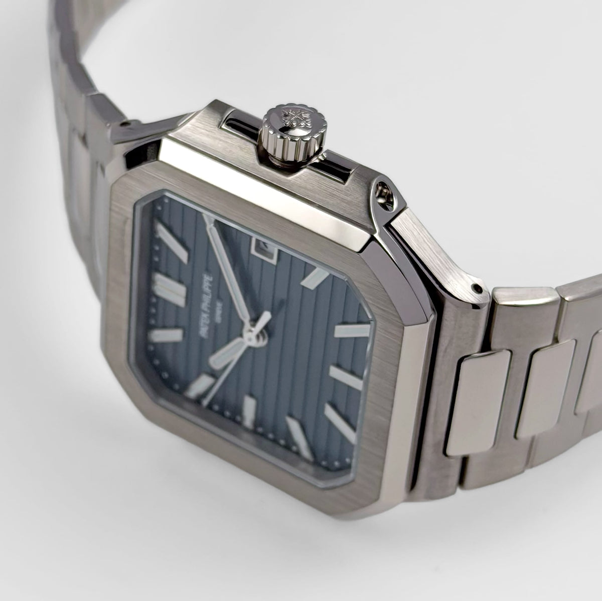 Patek Philippe Cubitus 7128/1G-001 White Gold Blue Dial (2026)