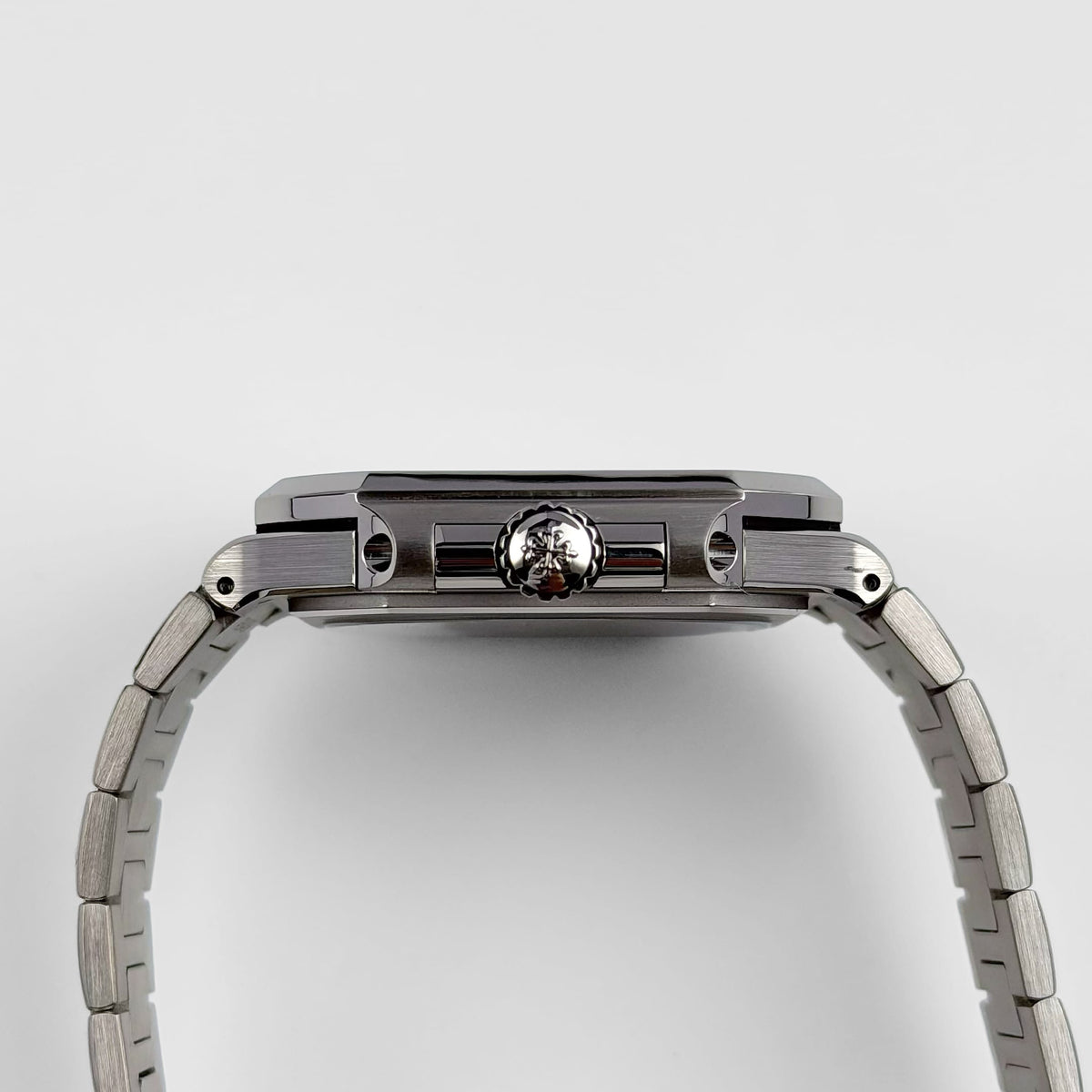 Patek Philippe Cubitus 7128/1G-001 White Gold Blue Dial (2026)