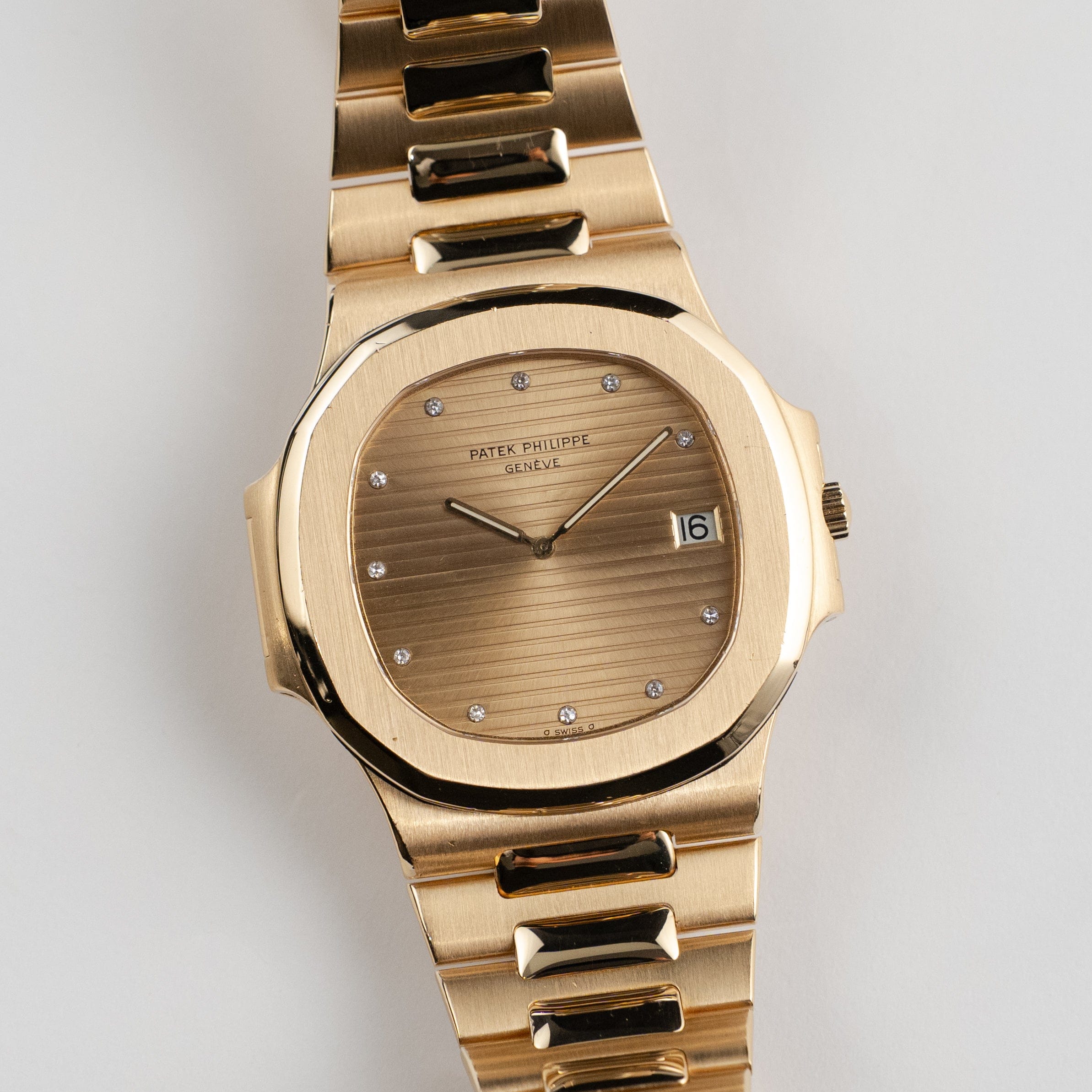 Patek Philippe Nautilus 3700/11J-051 'Jumbo' Yellow Gold Champagne Diamond Dial