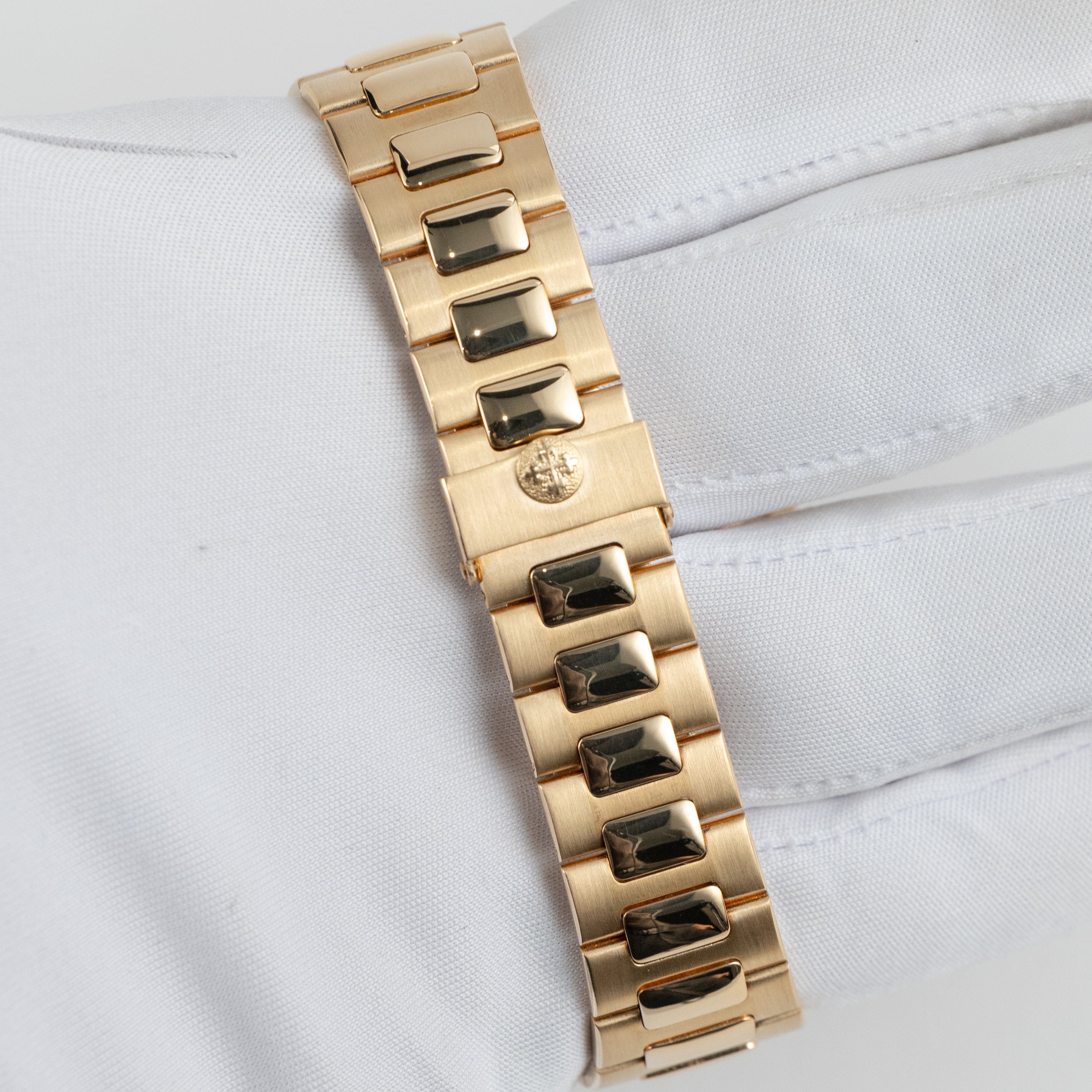 Patek Philippe Nautilus 3700/11J Vintage Yellow Gold Black Ribbed Dial