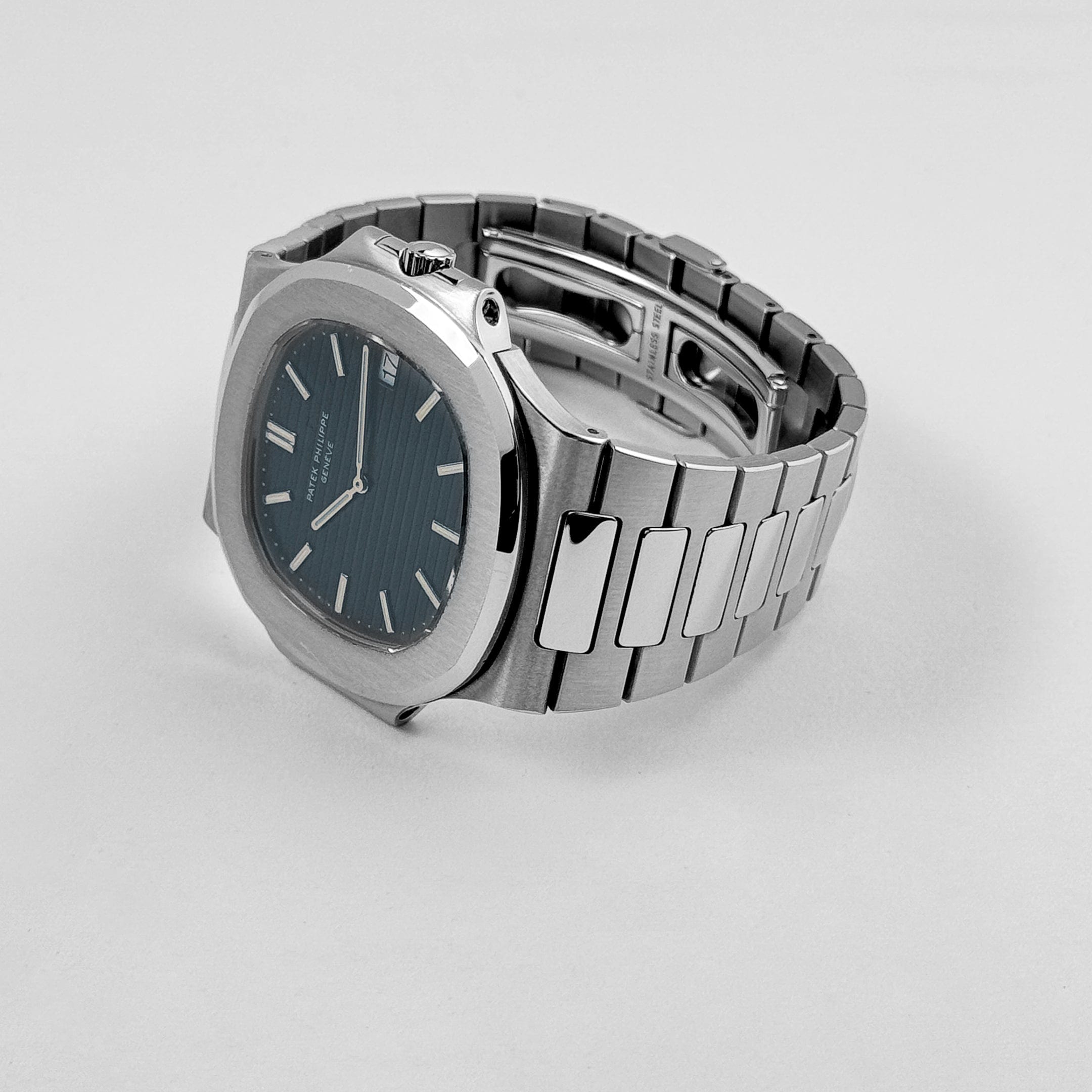 Patek Philippe Nautilus 3700/1A 'Jumbo' Stainless Steel Blue Dial