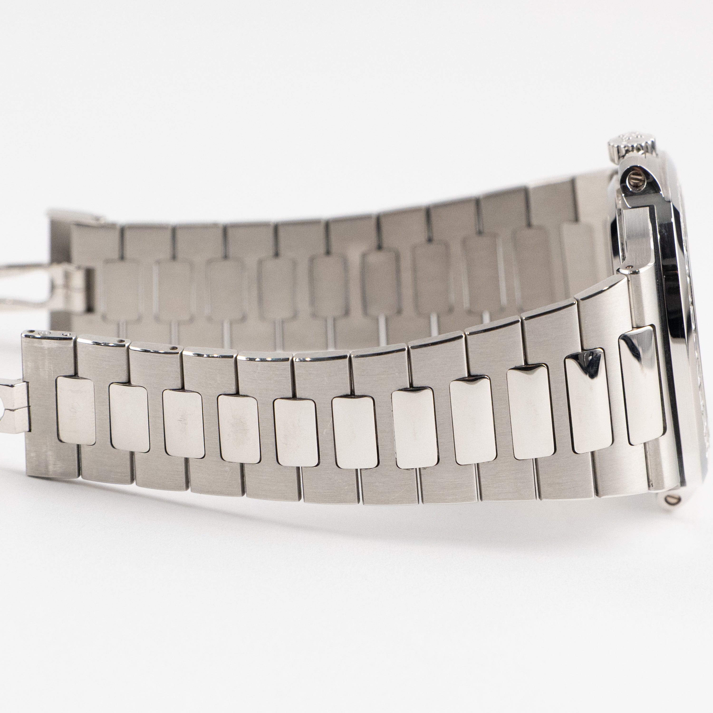 Patek Philippe Nautilus 5711/110P-001 Platinum Grey Diamond Baguette Dial Diamond Baguette Bezel (2021)