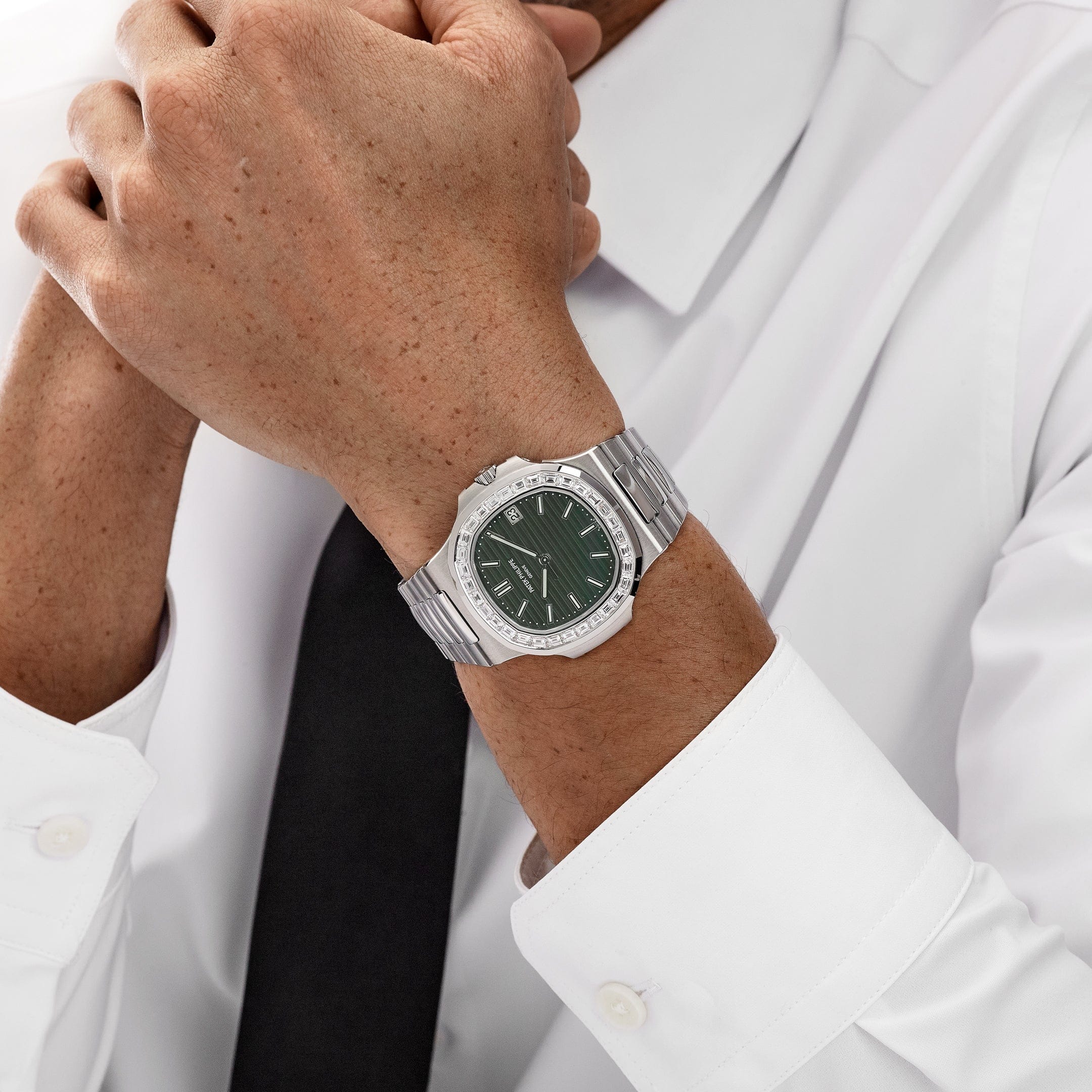 Patek Philippe Nautilus 5711/1300A Stainless Steel Green Dial Diamond Bezel