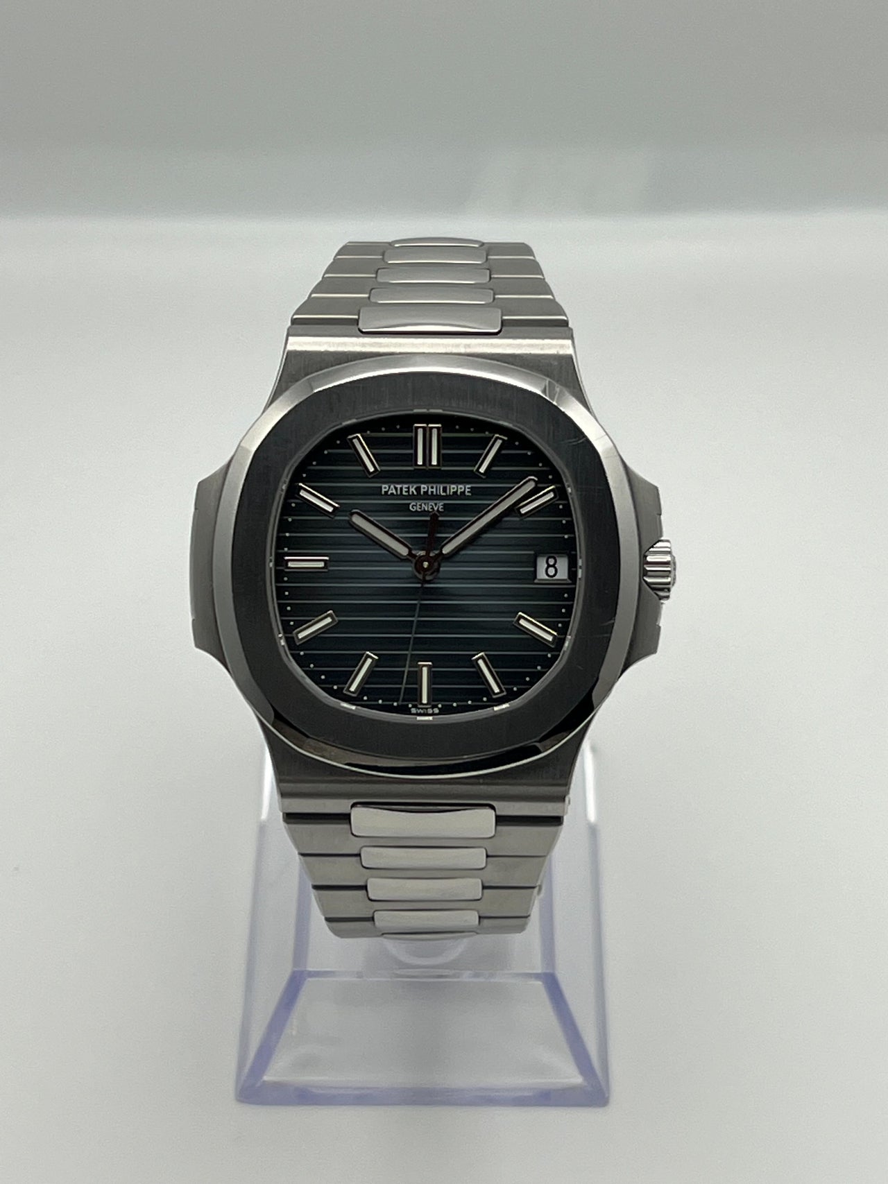 Patek Philippe Nautilus 5711/1A-010 Date Stainless Steel Blue Dial (2016)