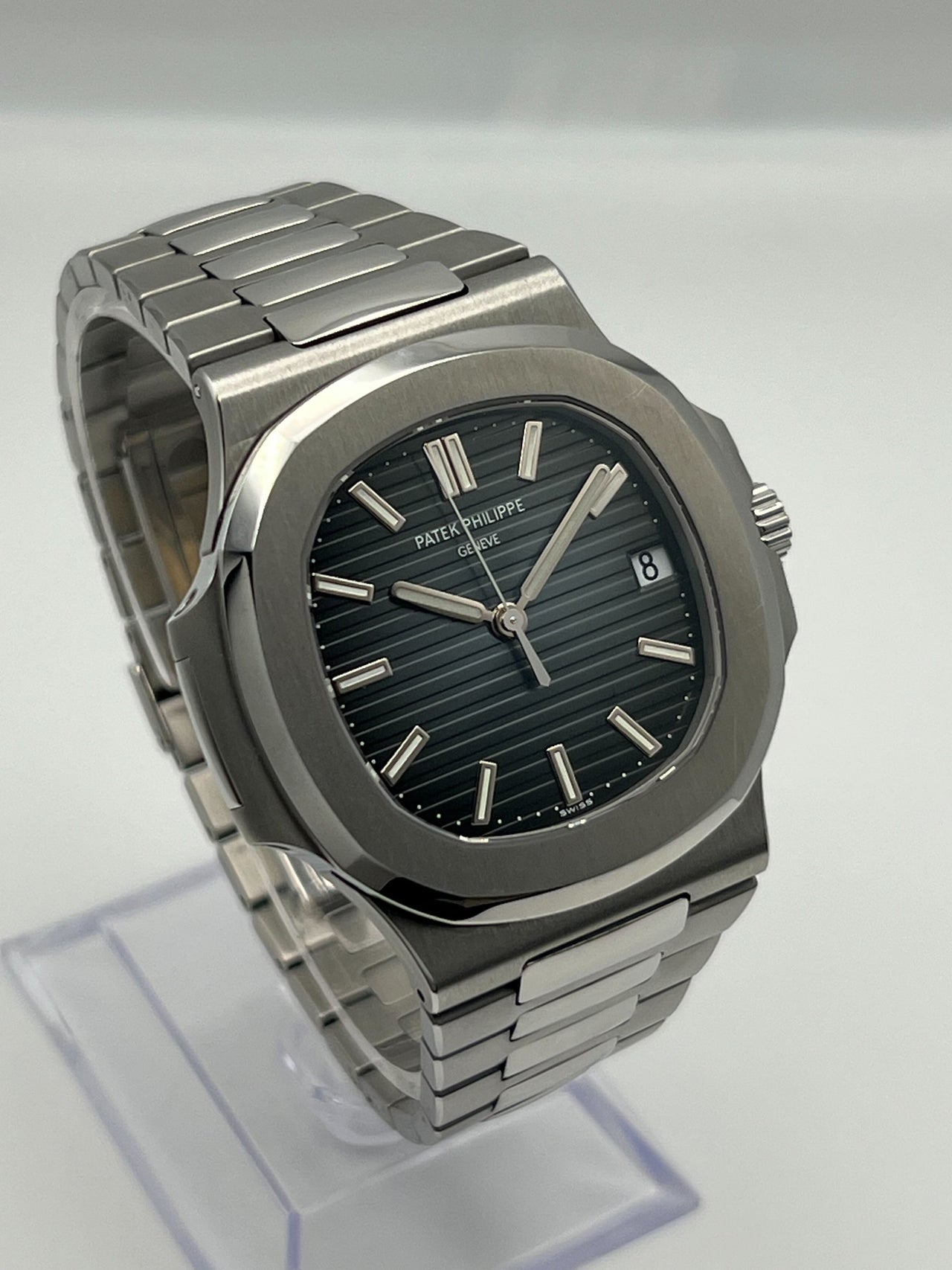 Patek Philippe Nautilus 5711/1A-010 Date Stainless Steel Blue Dial (2016)